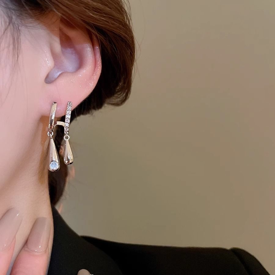 Cold and minimalist geometric teardrop-shaped stud earrings, fashionable and individual, versatile and exquisite new earrings Specification image