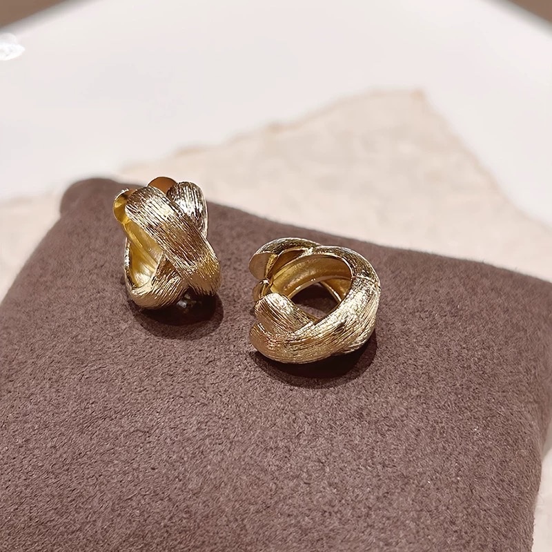 金属拉丝交叉双环耳扣小众高级感X形圈圈简约百搭耳环女耳圈中古详情图2