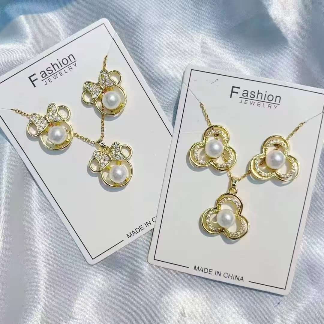 淡水珍珠项链女款优雅钛金设计珍珠饰品送礼佳选