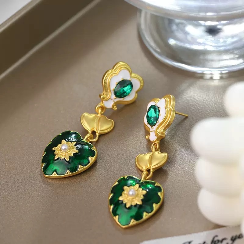 复古彩色文艺爱心雕花浮雕宫廷风耳环时尚花朵中古高级感滴油耳坠