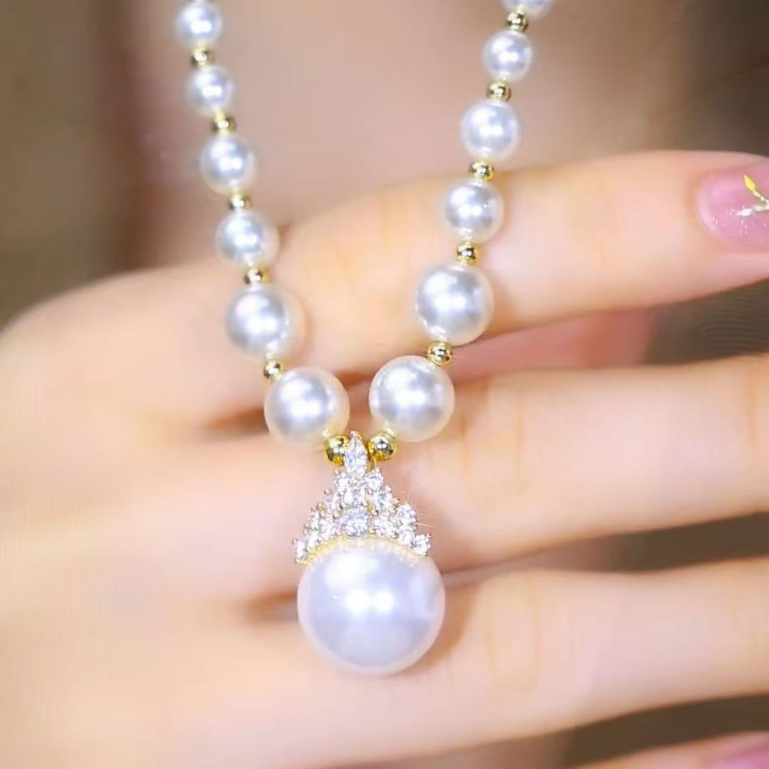 The luxurious white pearl crown collarbone chain and the dazzling princess collarbone chain of the European and American style ice and snow queen necklace detail image 2