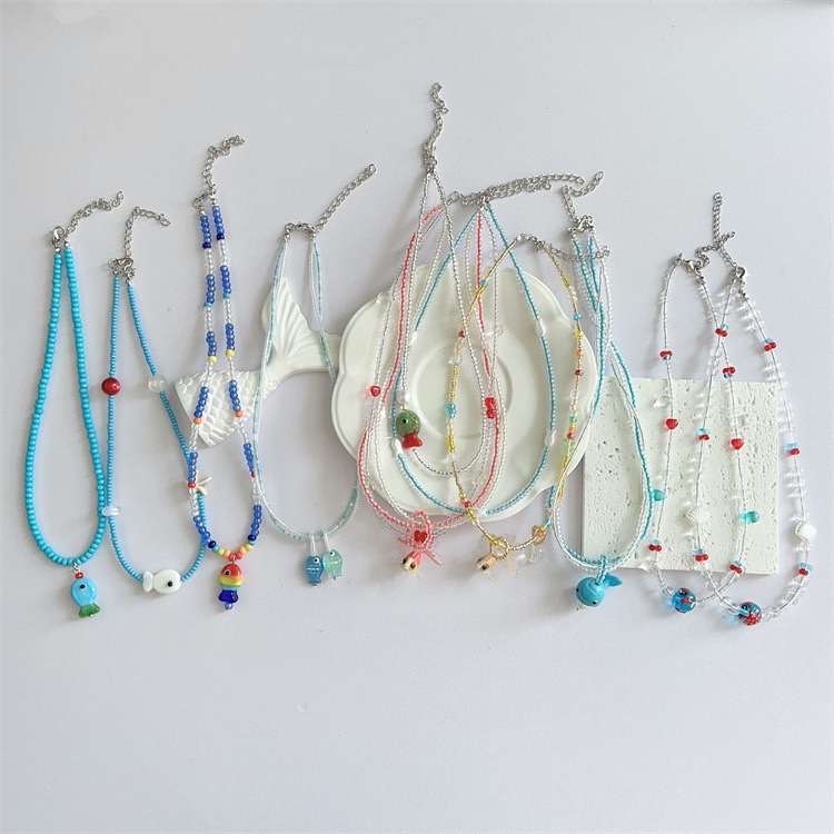 小红书爆款 2025新款 热卖彩色夏日多巴胺小鱼吊坠蓝色串珠项链女童趣可爱百搭颈链 锁骨链 厂家直销饰品贝壳diydiy详情图2