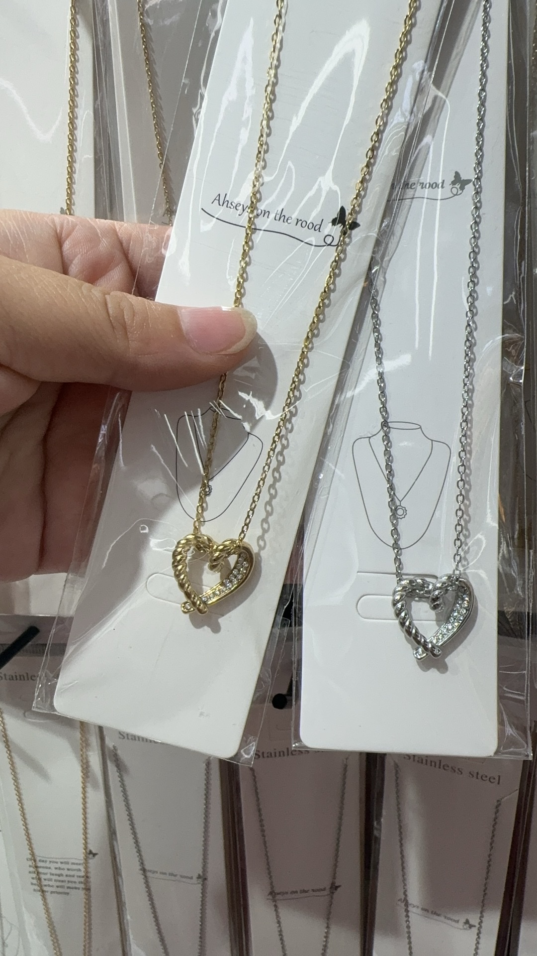 欧洲流行饰品，不锈钢蝴蝶结项链，爱心项链，项链钛金项链详情图4