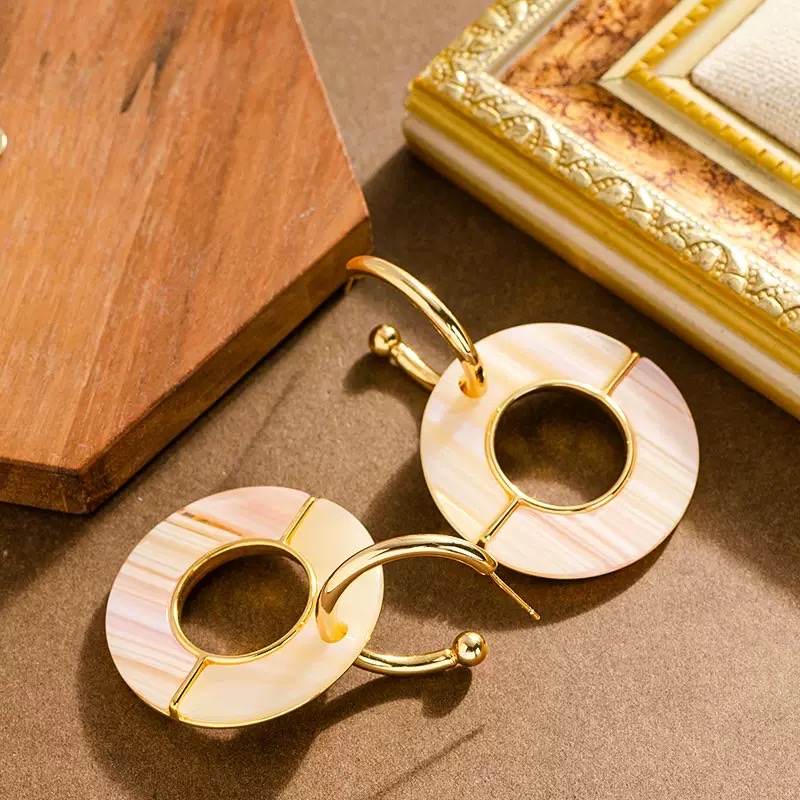 亚马逊跨境时尚夸张欧美风几何圆圈耳环女高级感百搭时髦银针耳饰产品图