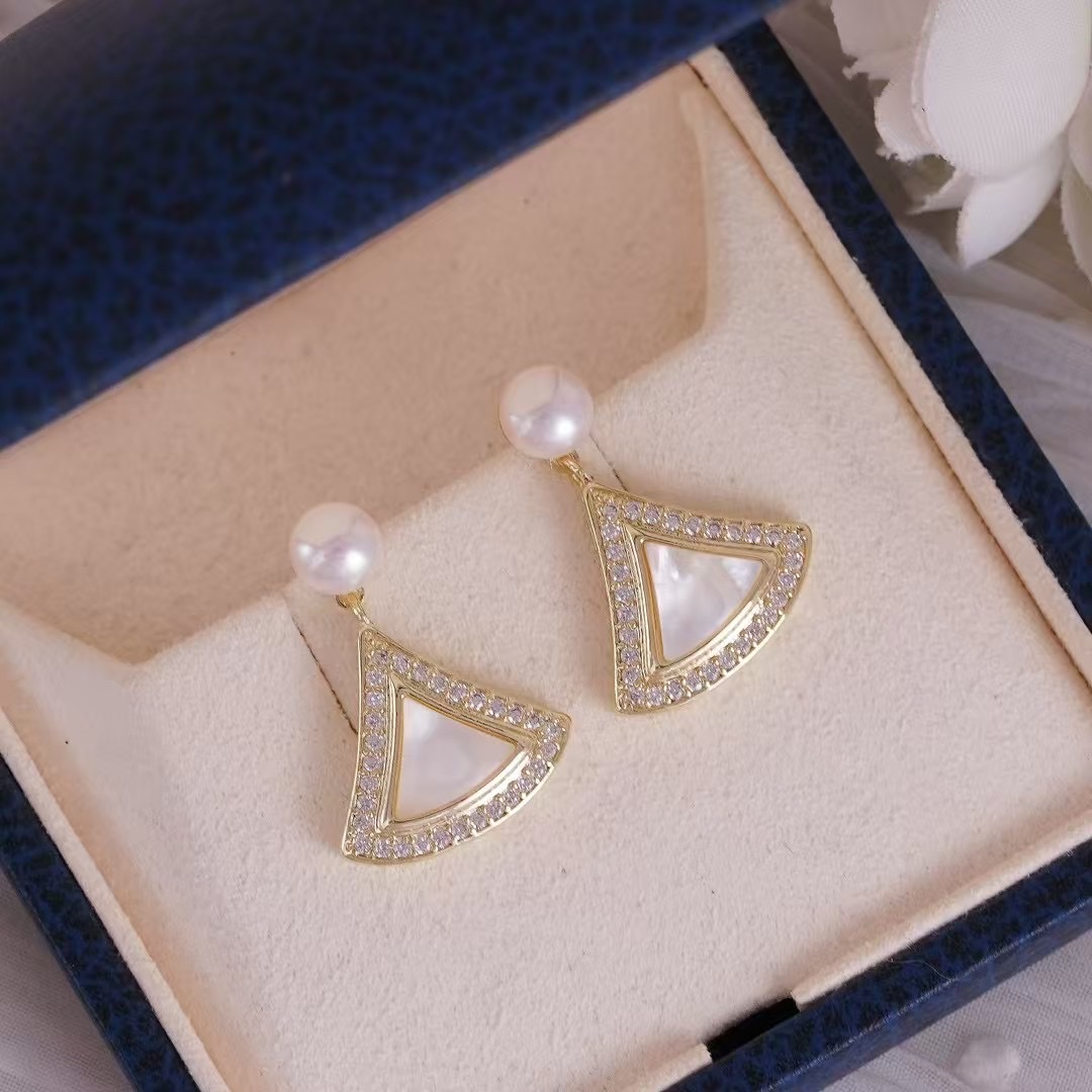 6月爆品🔥福利款上线✨
材质：14k注金工艺～淡水珍珠耳钉
源头厂家直销批发

饰品耳饰耳钉耳饰产品图