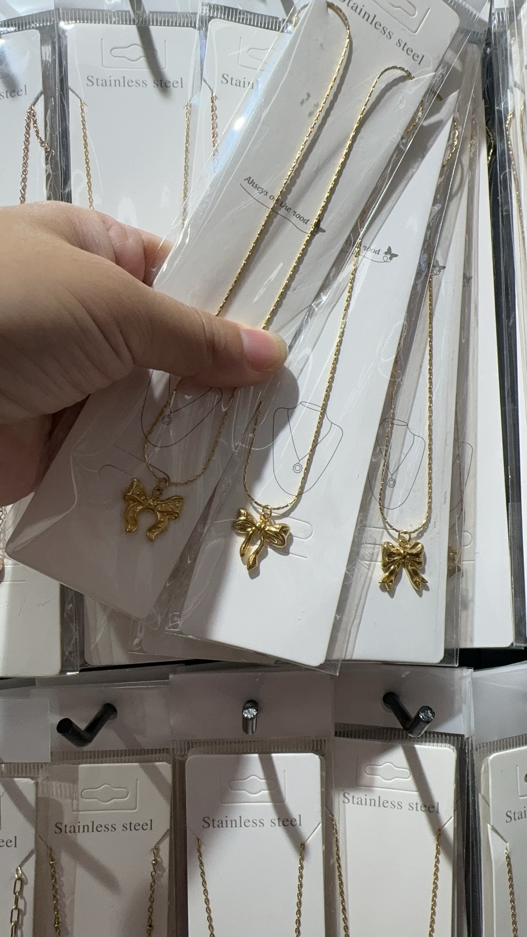 欧洲流行饰品，不锈钢蝴蝶结项链，爱心项链，项链钛金项链细节图