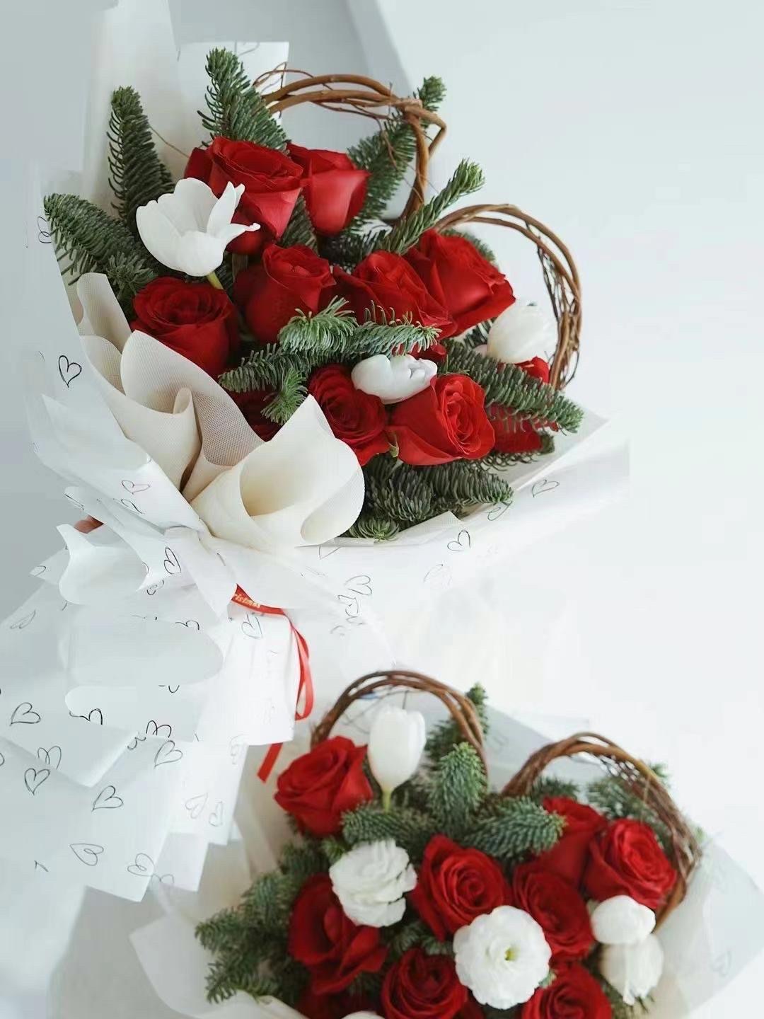 Pengfa Packaging Factory Store Valentine's Day Edition Wrapping Paper, waterproof flower Wrapping Paper materials, plastic floral arrangement and bouquet wrapping paper, printed Ouya paper wholesale detail image 4