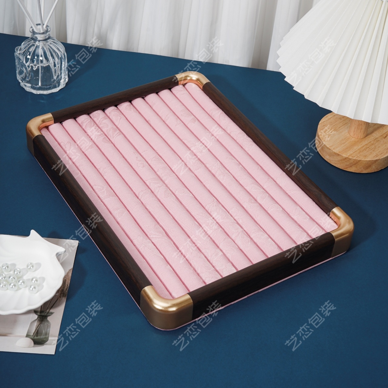 仿木饰品展示架 饰品店展示台 饰品盘陈列架 简约透明展示工具细节图