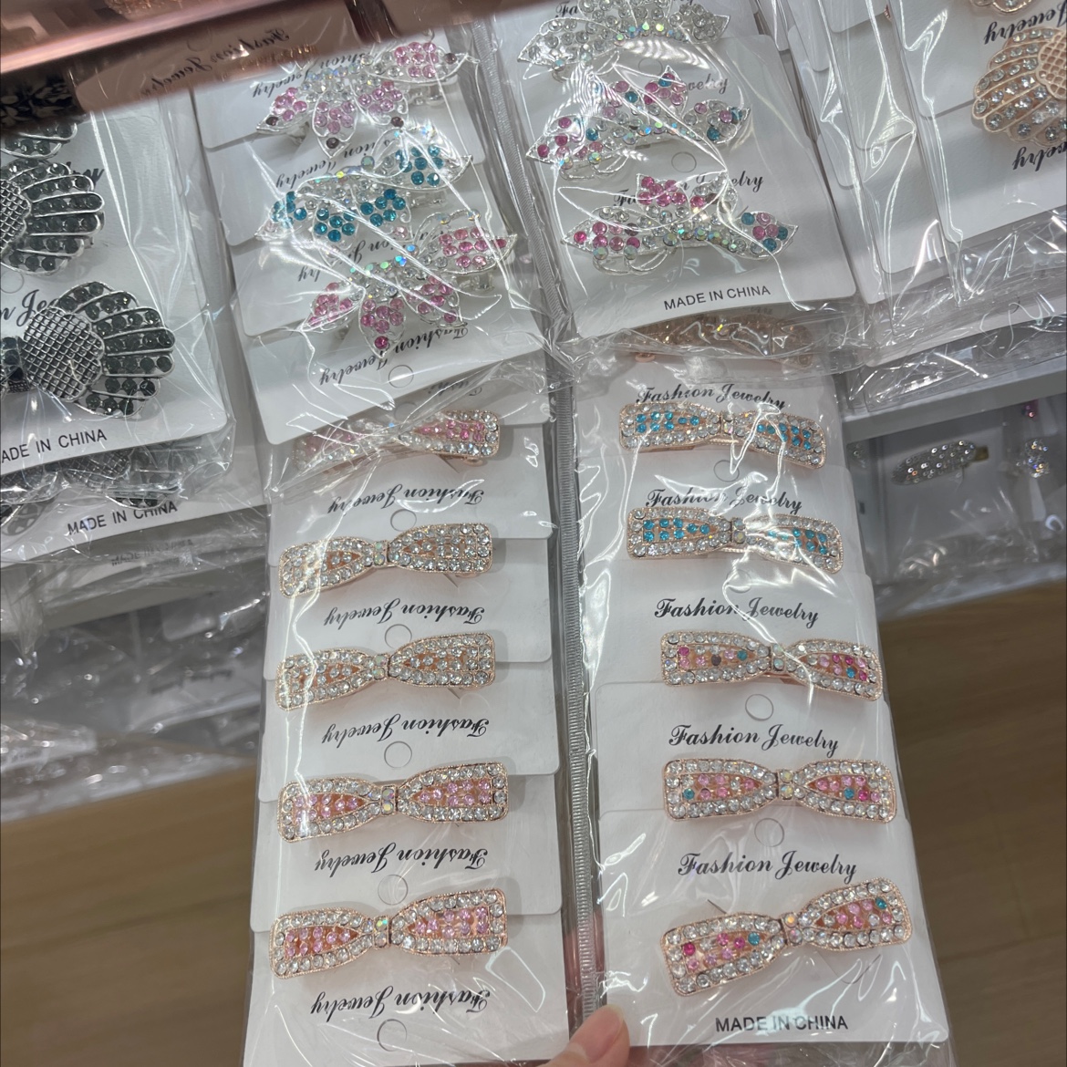 新品上市！女孩专用复古风红头绳，优雅又时尚，不购买你可能会后悔哦！新品上市！女孩专用复古风红头绳，优雅又时尚详情图3