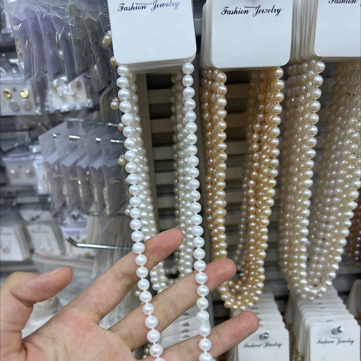 اللؤلؤ الطبيعي للمياه العذبة، قلادة من ٧مم، تتجه نحو اللؤلؤ الدائري