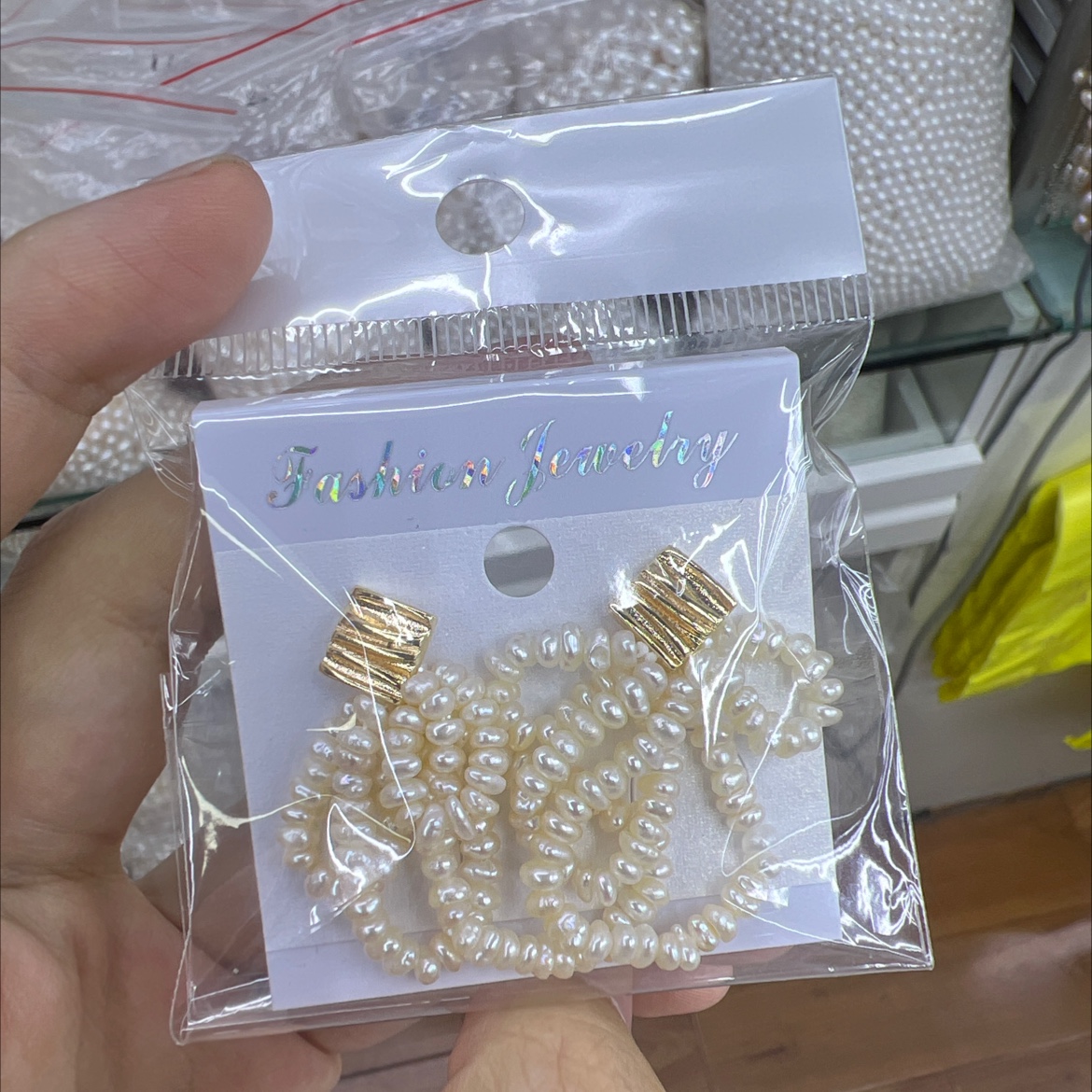 Natural freshwater pearl bow earrings, hand-woven style Specification image