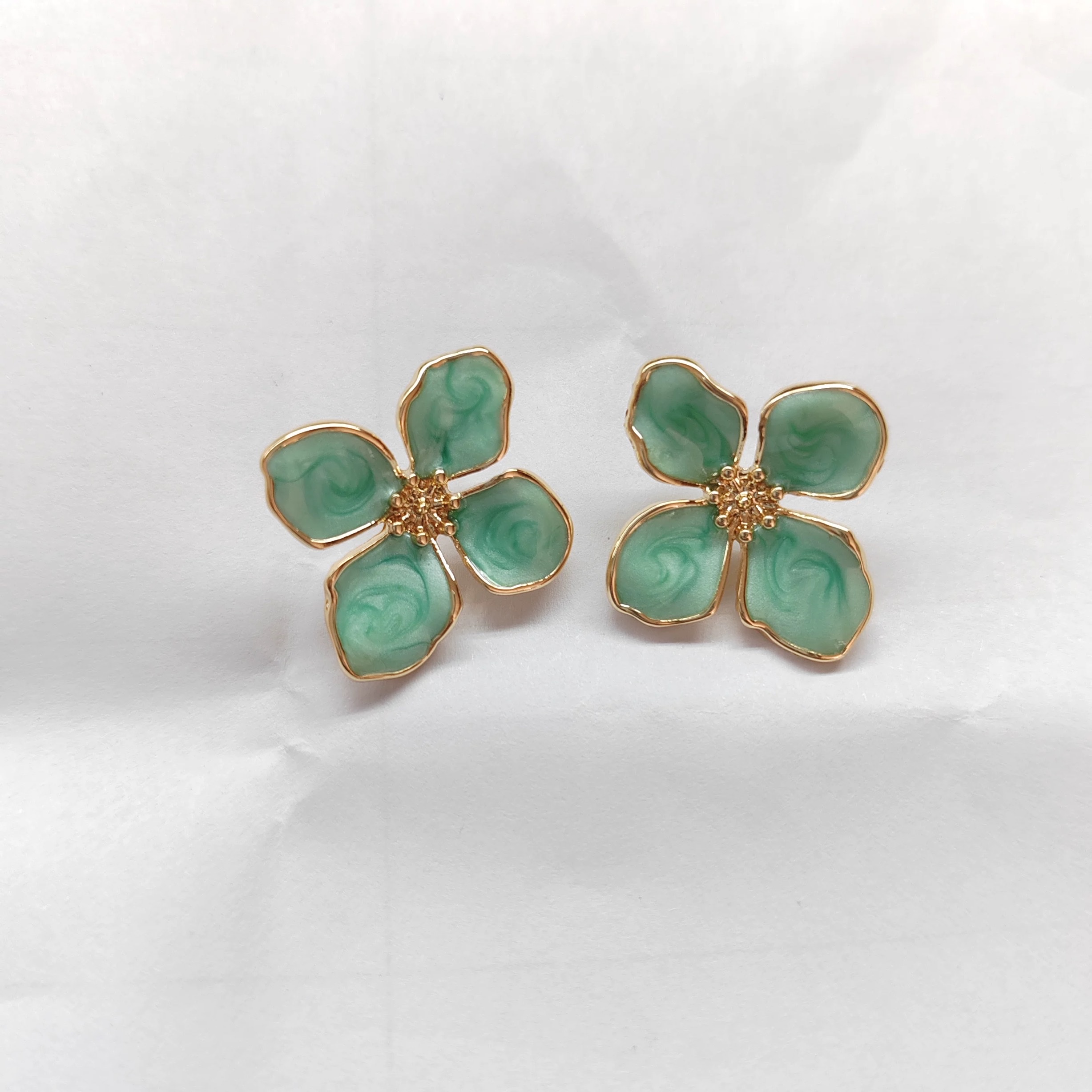 Enamel drop glaze flower stud earrings for women, with a niche design sense and a high-end, light luxury style. Stainless steel earrings, a new bestseller in 2025 detail image 6