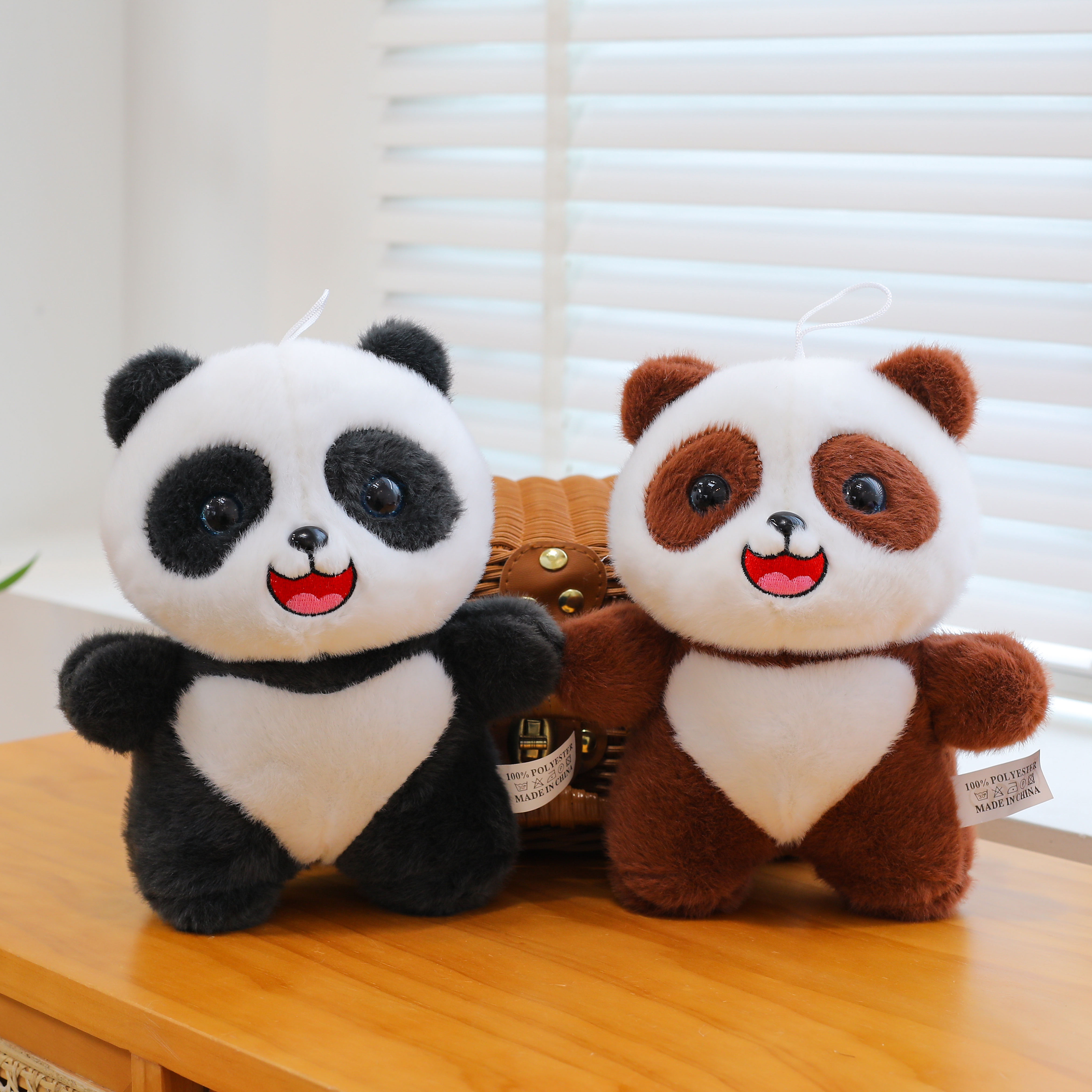 八寸精品毛绒挂件，好可爱的玩具你喜欢吗？尺寸21-25cm，款式经常更新哦白底实物图