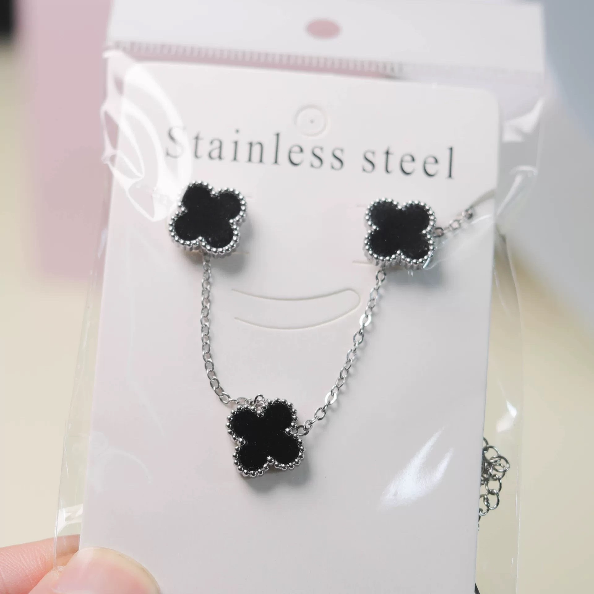 Best-selling lucky four-leaf flower imitation shell necklace, bracelet, stud earrings, two-piece set, three-piece set, versatile five-color bracelet, collarbone chain, earrings Specification image