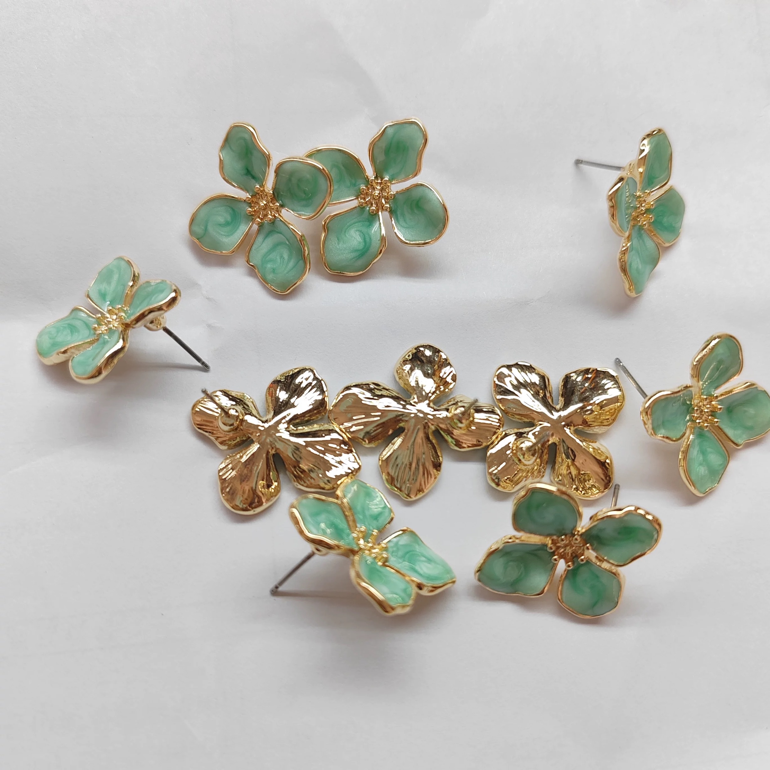 Enamel drop glaze flower stud earrings for women, with a niche design sense and a high-end, light luxury style. Stainless steel earrings, a new bestseller in 2025 detail image 4