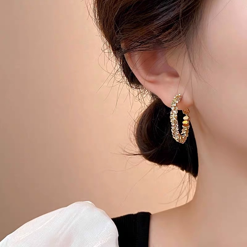 奥特莱斯 18k 专柜撤回 某音同款碎银子满钻圆圈耳环耳饰白底实物图