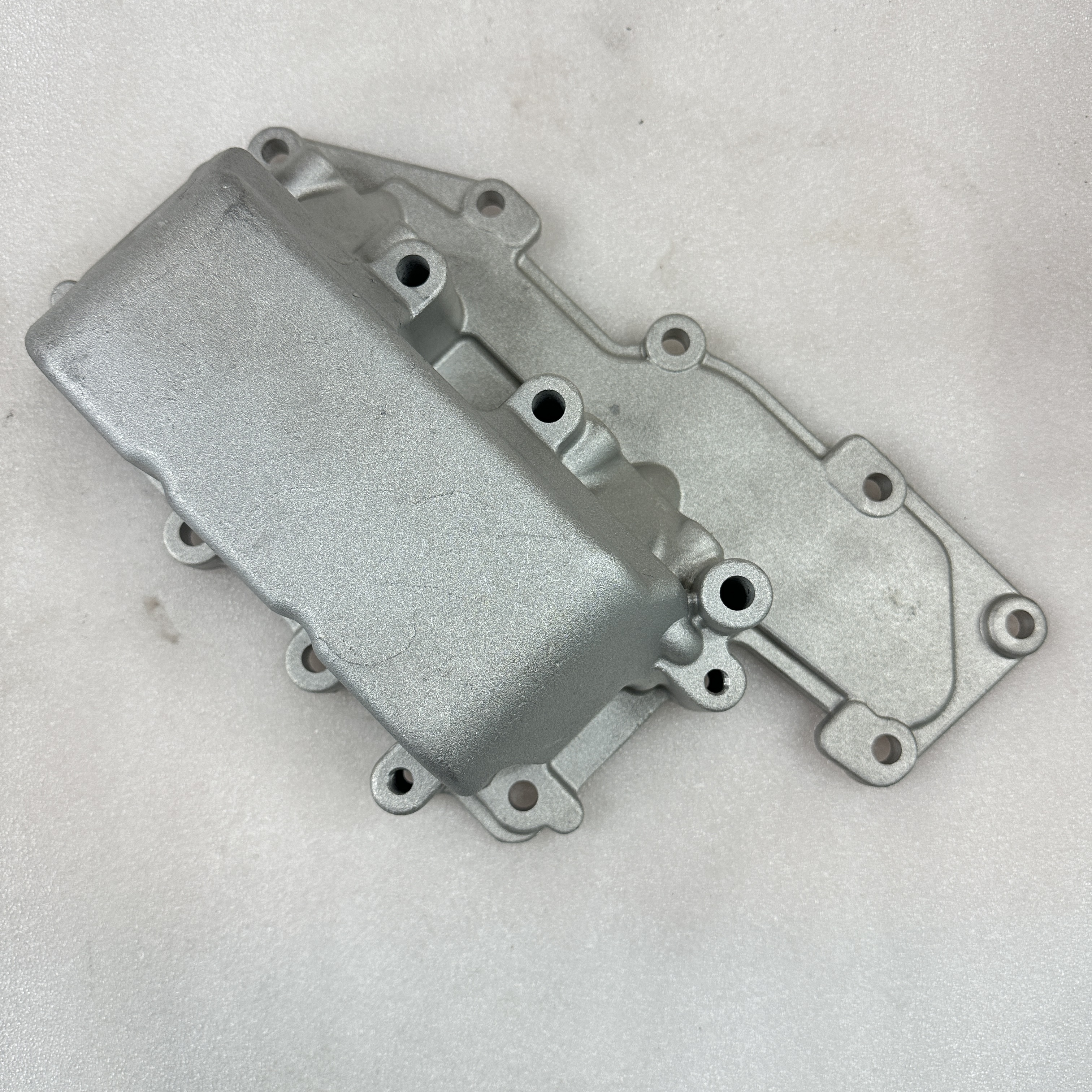 تنطبق قطع الغيار الميكانيكية الهندسية على غطاء 02/203005 من تبريد محركات المحرك JCB Item Picture