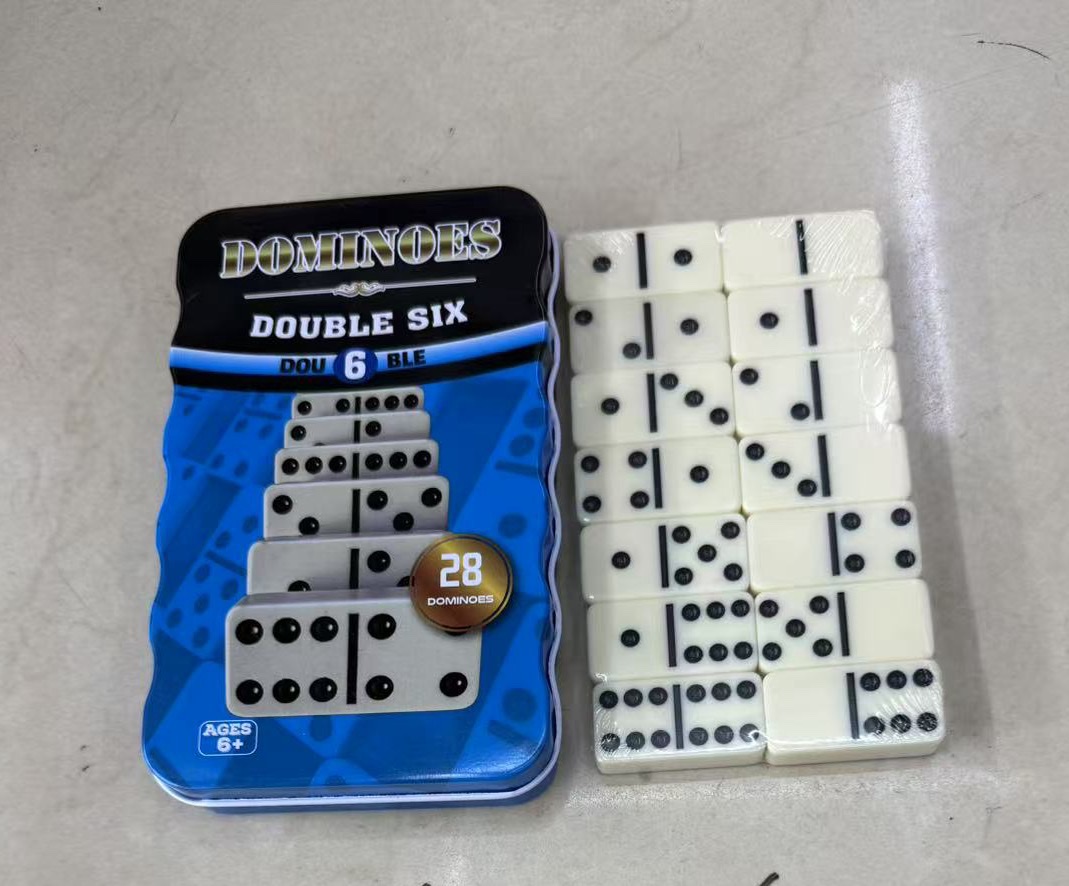 铁盒多米诺骨牌