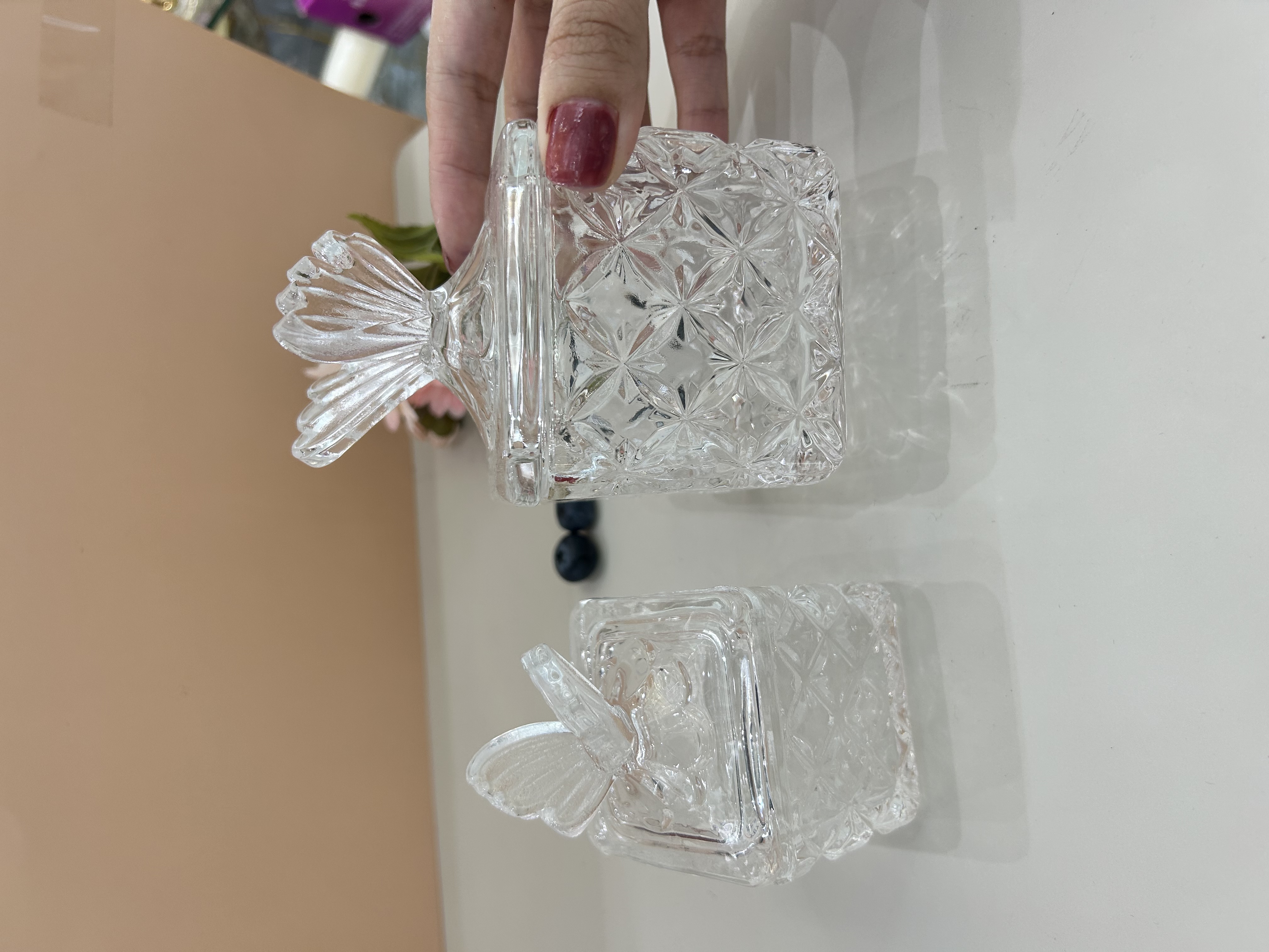 Glass sugar jar, butterfly square storage jar, storage jar, glass handicrafts Application Scenario