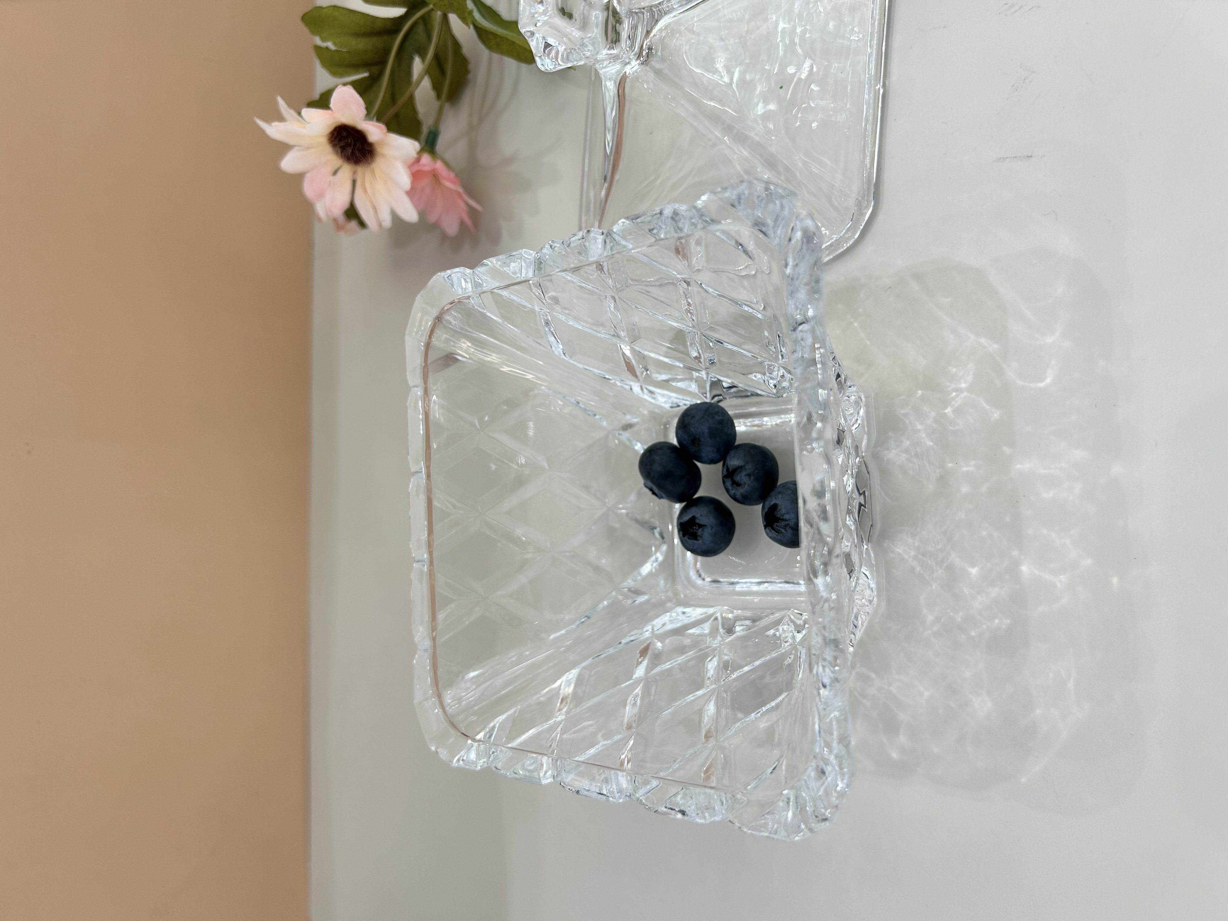 Square glass sugar jar with lid, storage tank, simple jewelry box, glass handicrafts detail image 3