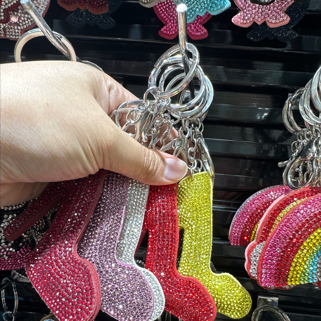 烫钻钥匙扣项链，高级人工水钻，挂件，饰品爆款，外贸主打产品产品图