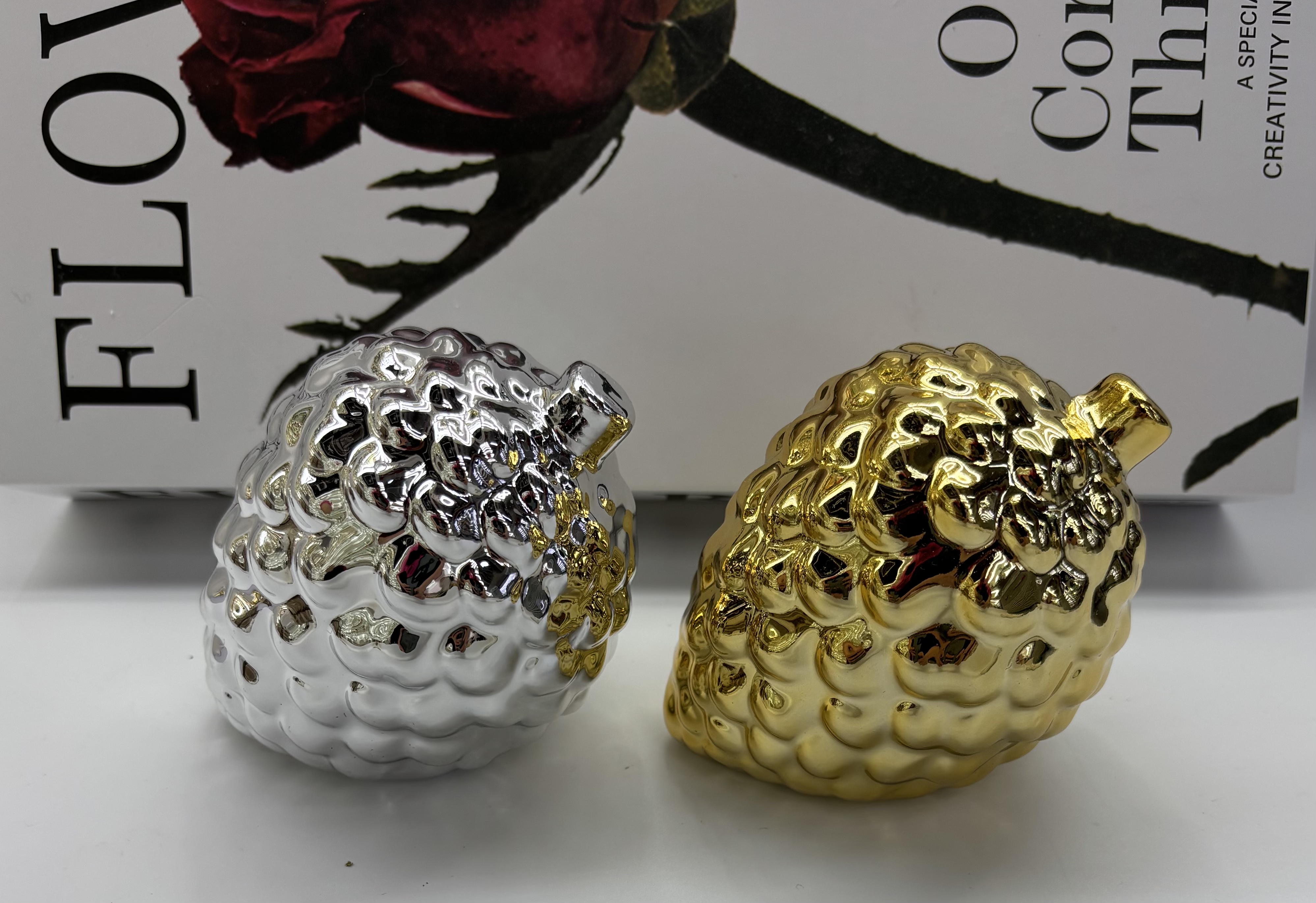 Easter Bunny ceramic small ornaments, home decoration creative gifts, handicrafts, table decorations, apple, pear and pinecone ornaments detail image 6