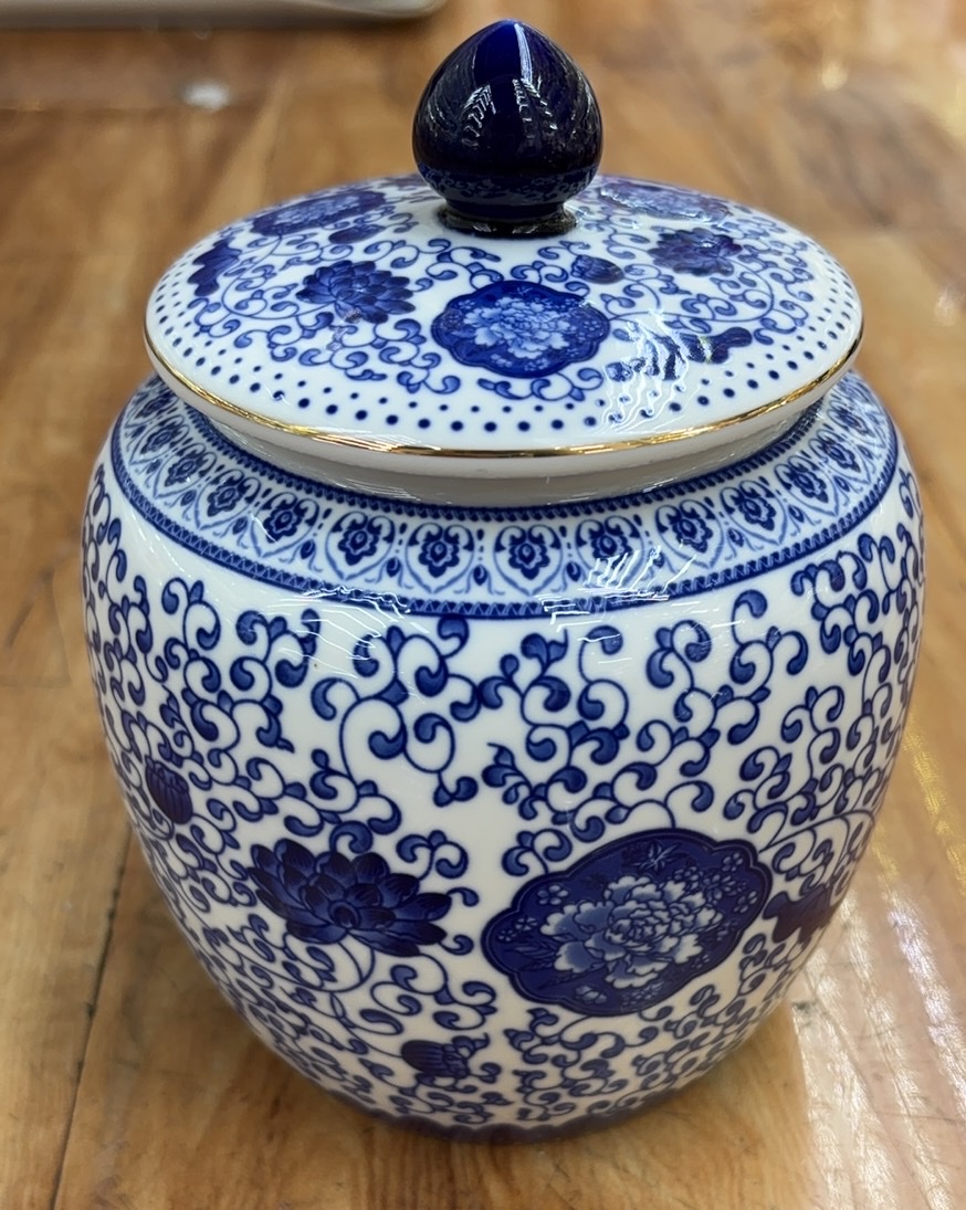 古典风格陶瓷青花瓷茶叶罐 密封储存罐 茶叶保鲜罐 茶具收纳罐 家居装饰品详情图9