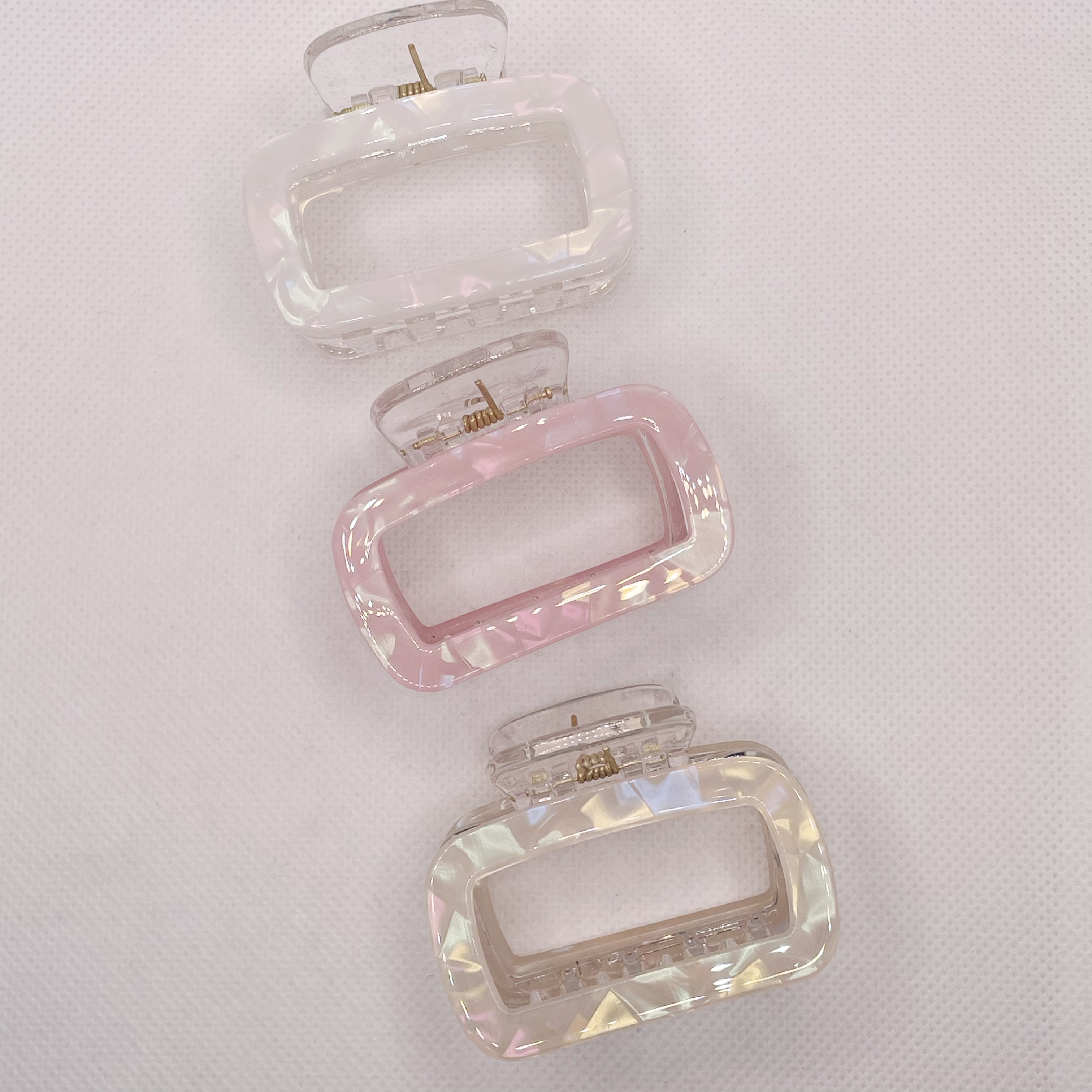 High-end touching fish girl hair clip, half-tied hair clip at the back of the female head, medium-sized shark clip, elegant hair clip headwear for summer detail image 3