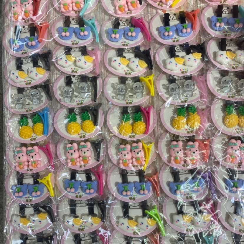 卡通动漫人物形象周边商品 多款选择 儿童喜爱的卡通形象 玩偶手办模型收藏 款式多，设计新颖，时尚潮流，休闲时尚爱囡饰品细节图