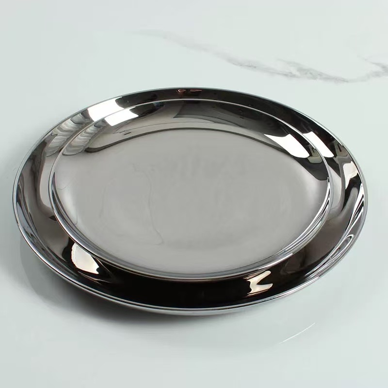 Luxurious dinner plates, decorated with heart-shaped strawberry small plates, exquisite plating tools, suitable for afternoon tea and meal plating, enhancing the sense of ceremony during dining Item Picture