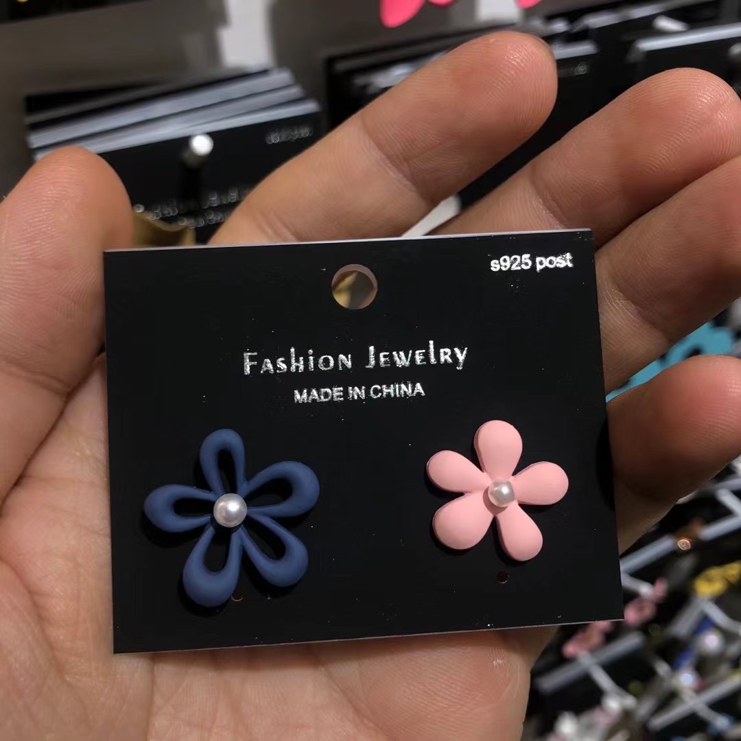 韩系撞色珍珠花朵耳钉甜妹风耳饰喷漆彩色耳钉耳钉四爪耳钉细节图