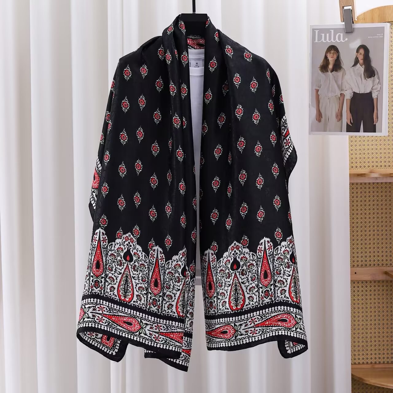New Spring and autumn Korean style for ladies, jacquard satin, silk-like gradient scarf, fashionable and elegant scarf, shawl, beach blouse, Yiwu Wholesale Network Application Scenario
