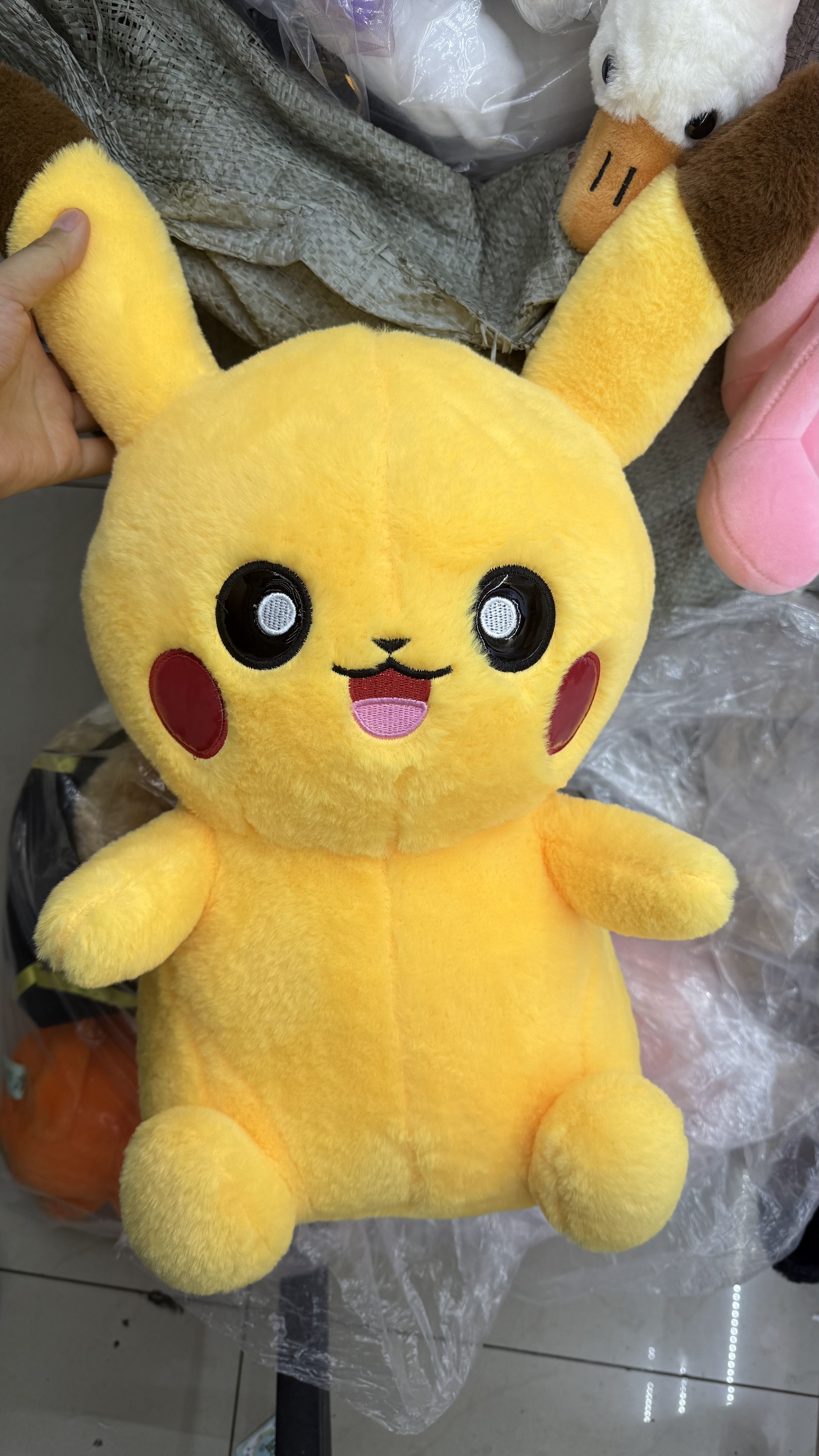 皮卡丘毛绒玩具🧸 大尺寸 毛绒玩具 热卖单品 45cm 皮卡丘公仔玩偶产品图