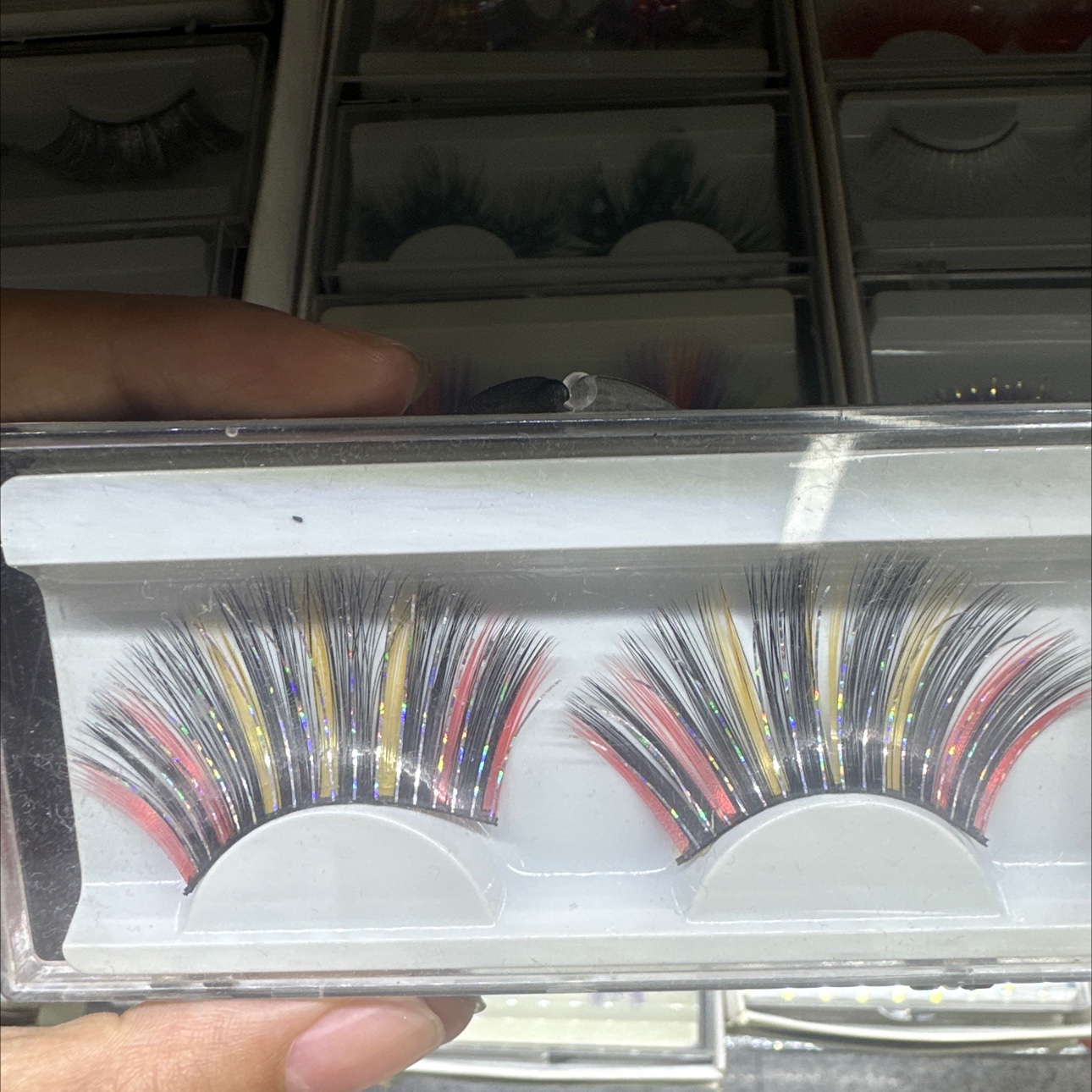眼睫毛，假睫毛，夸张大睫毛，装扮道具，舞台效果假睫毛万圣节，狂欢节，圣诞节，欧洲杯世界杯等系列节日派对装扮活动睫毛 details Picture