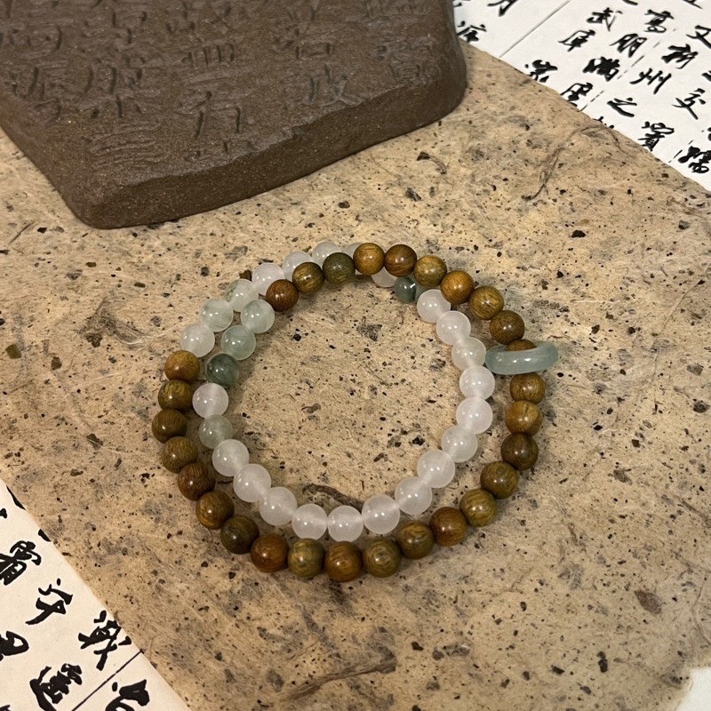 【梨花泪】天山翠绿檀木东陵玉髓新中式双圈手串小清新圆珠手串详情6