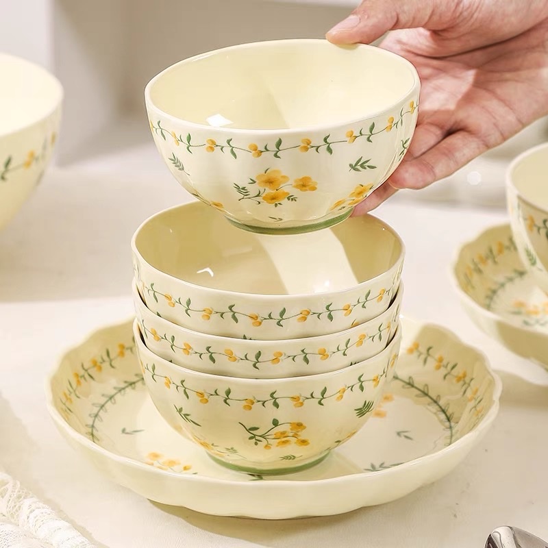 陶瓷吃饭碗米饭碗家用2025新款特别好看的碗盘奶油风餐具碗碟套装