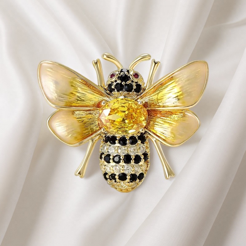 New fashionable and cute copper zircon bee brooch, a best-selling exquisite women's suit coat brooch accessory detail image 2