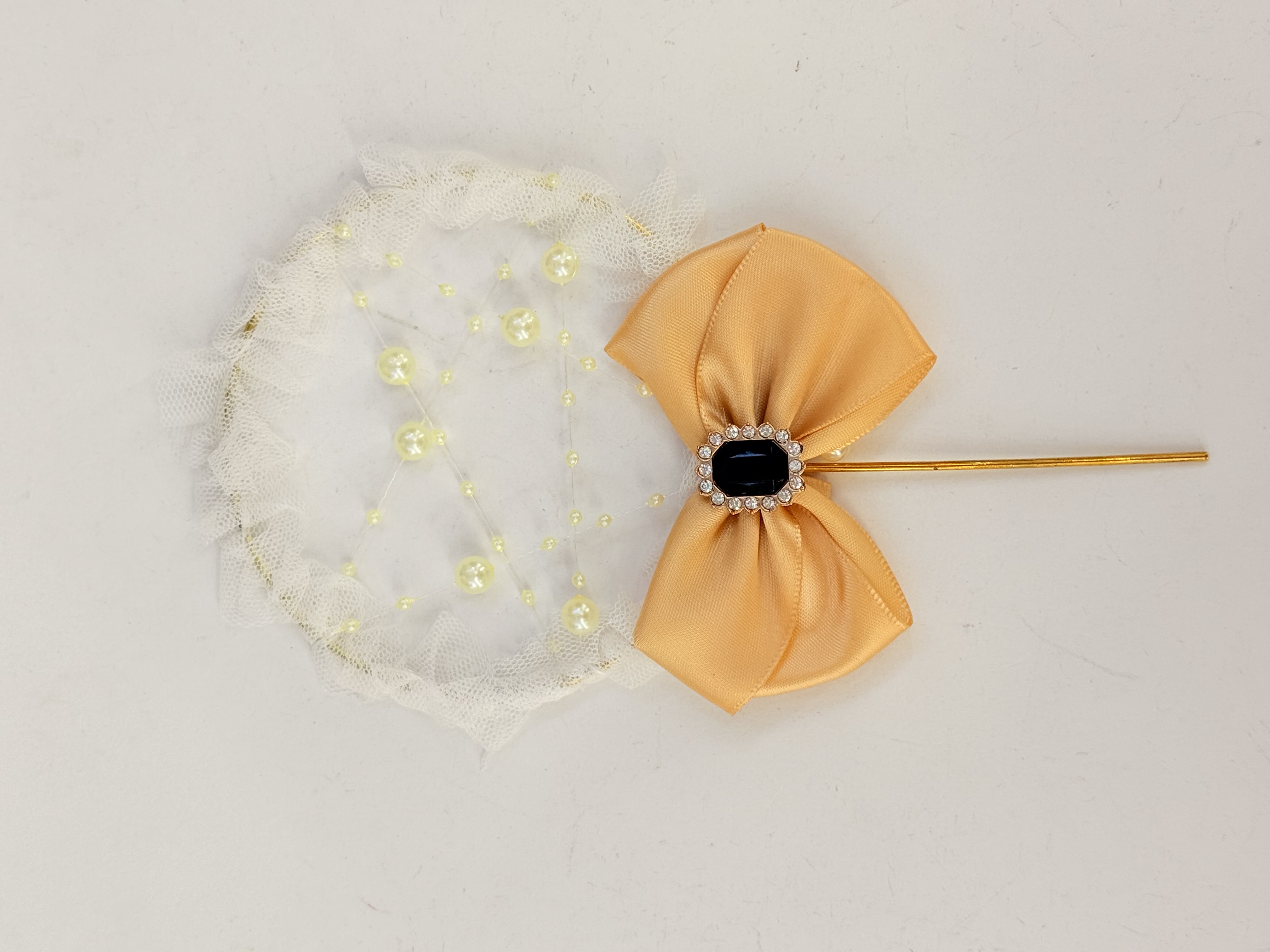 Pearl bow diamond-encrusted cake insert details Picture