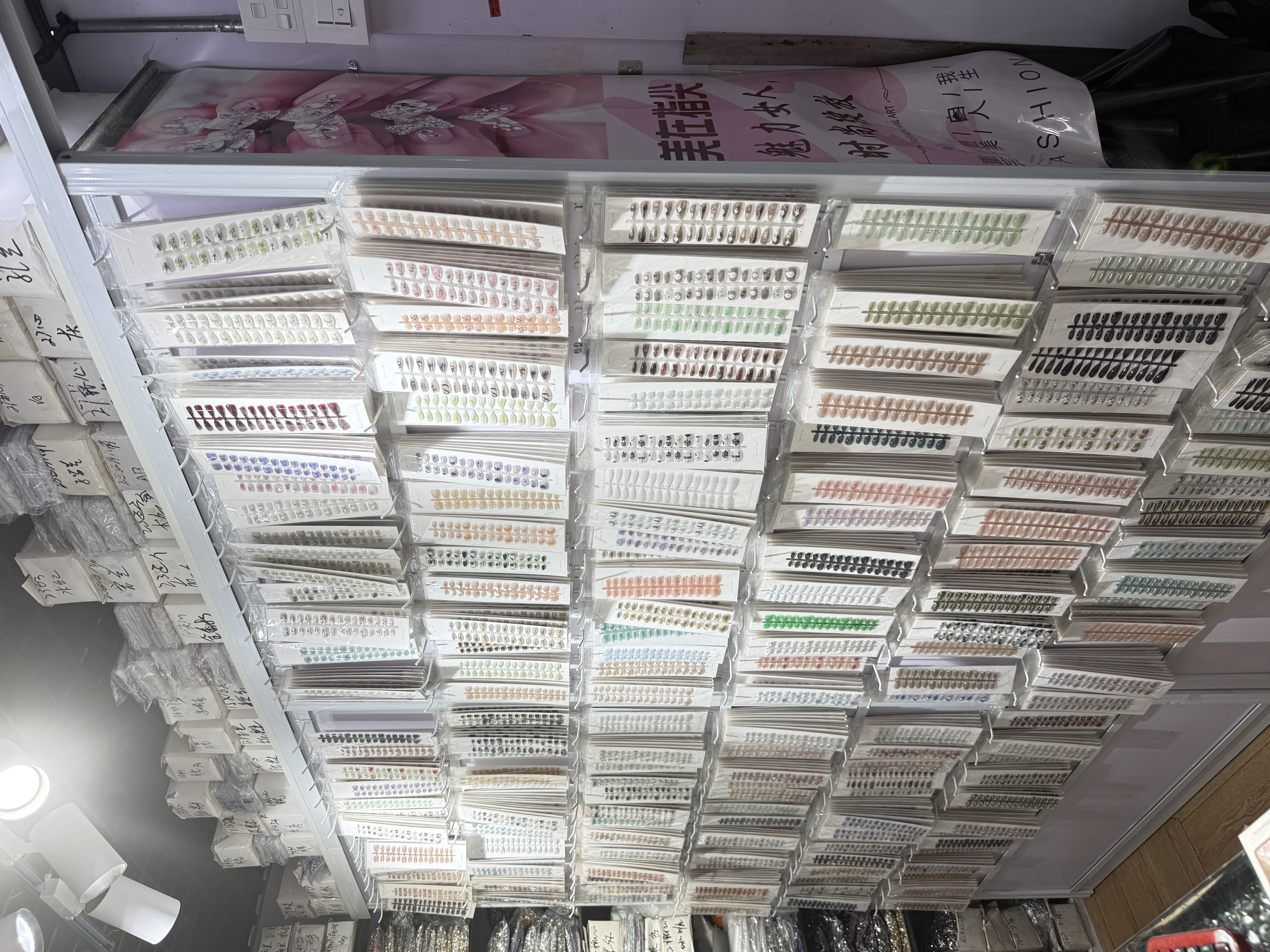 街遇穿戴甲包装盒加厚美甲盒子展示礼盒甲片成品收纳盒子覆膜批发详情图5