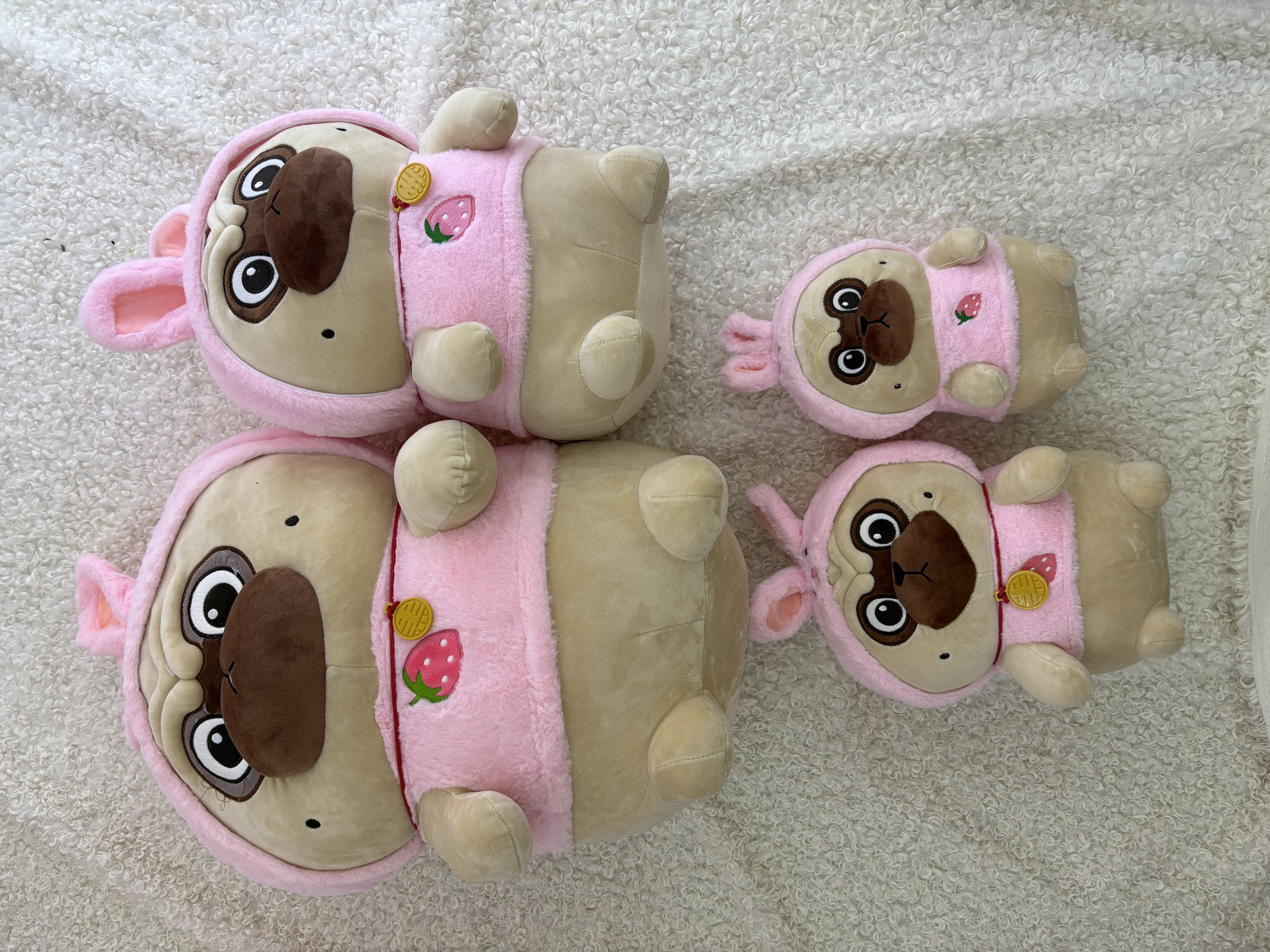 Cute plush toys, bazaar black cartoon children's toys, creative throw pillows, plush figurines and gifts