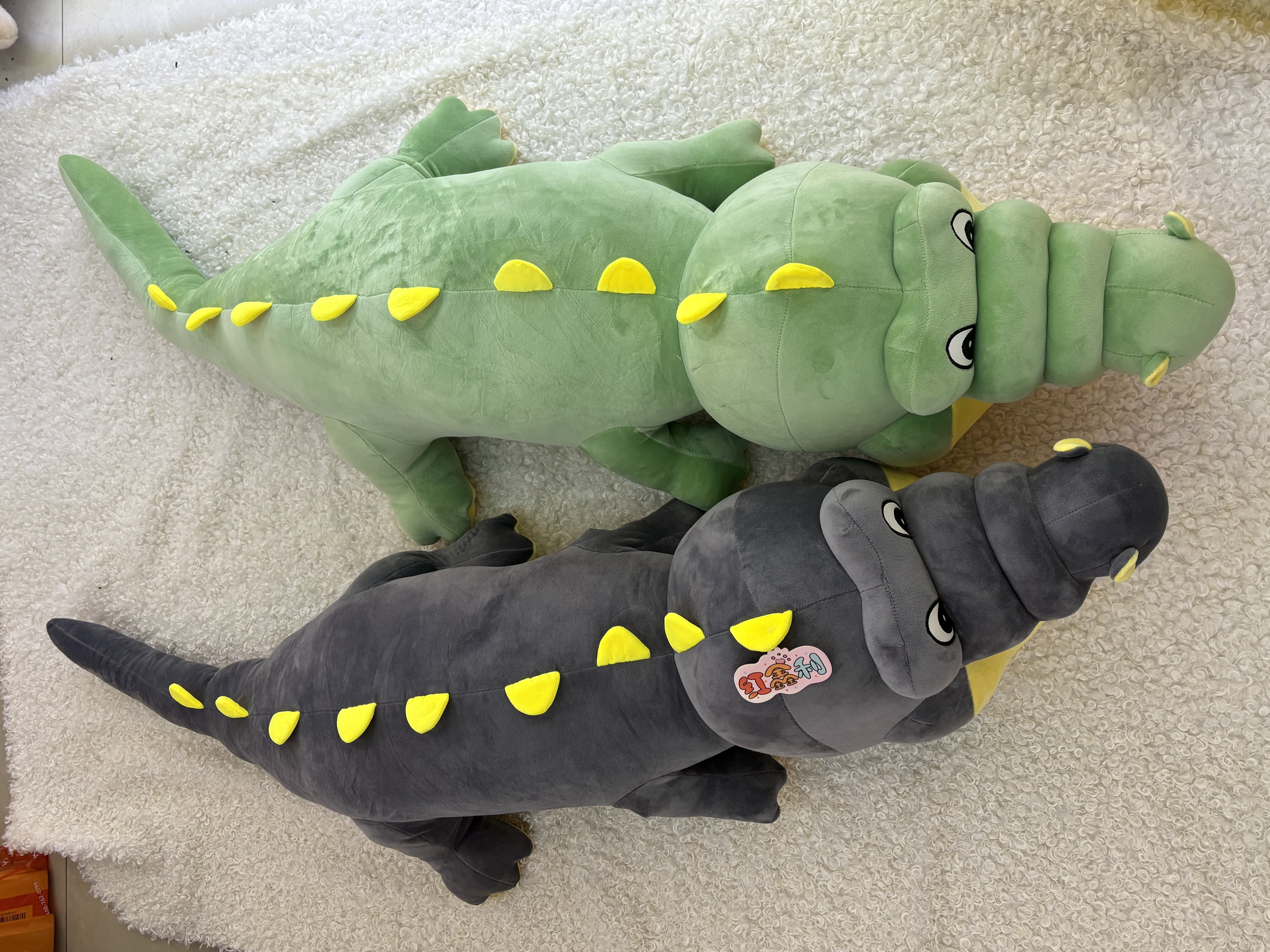 Cute plush toy simulation crocodiles, cartoon children's toys, creative throw pillows, plush figurines and gifts