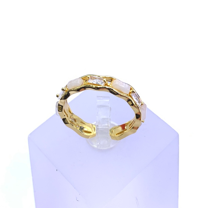 The Shanxi stainless steel jewelry ring for women's layered wear features a unique micro-inlaid zircon pearl design, which is fashionable, trendy and simple Application Scenario