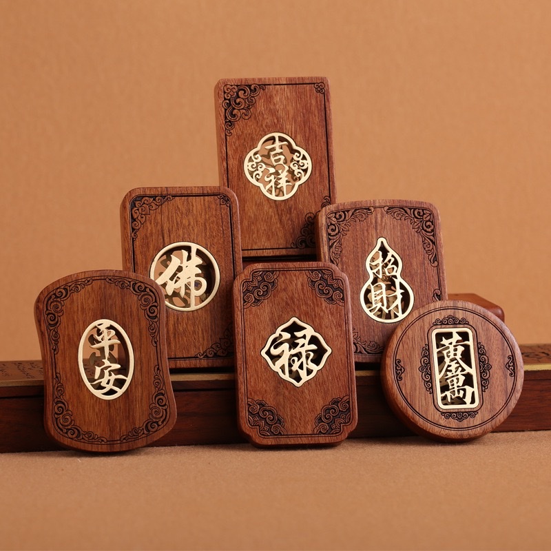 High-end, exquisite car accessories made of rosewood with hollowed-out and copper inlays, creative rearview mirror pendants, handicrafts, gifts and accessories