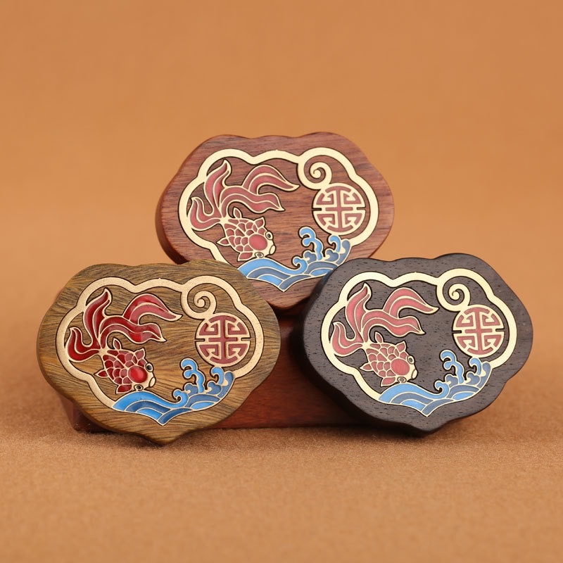 Factory wholesale of log color painting, hand-painted keychain accessories, handicrafts, gifts, accessories and DIY ornaments detail image 4