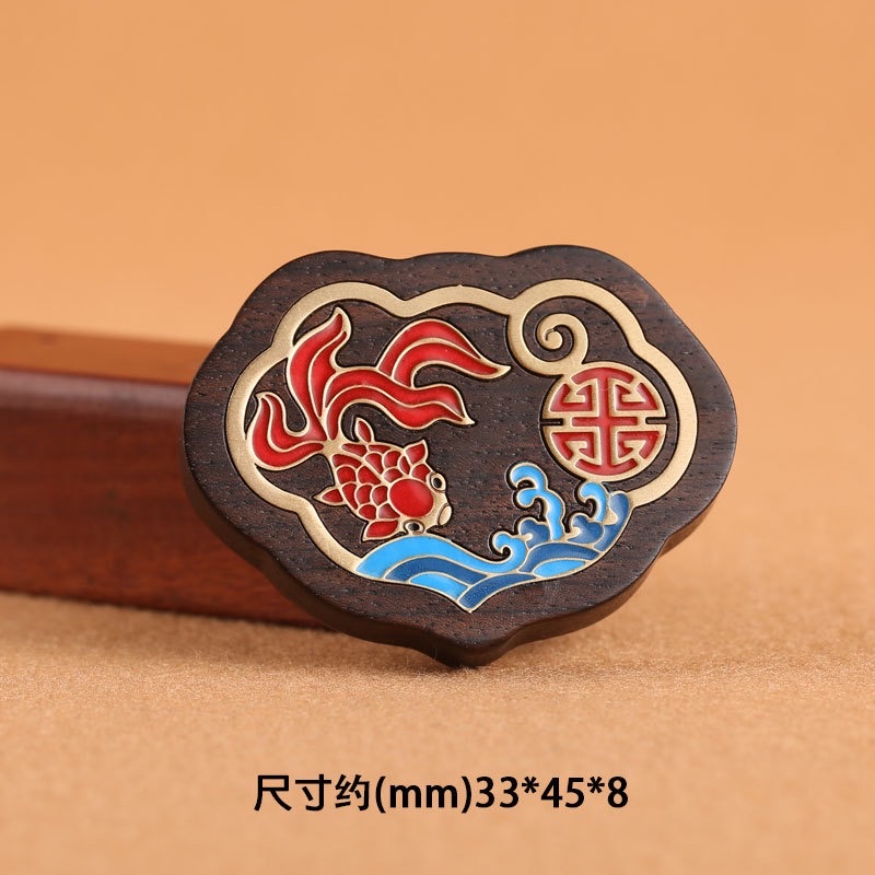 Factory wholesale of log color painting, hand-painted keychain accessories, handicrafts, gifts, accessories and DIY ornaments detail image 7