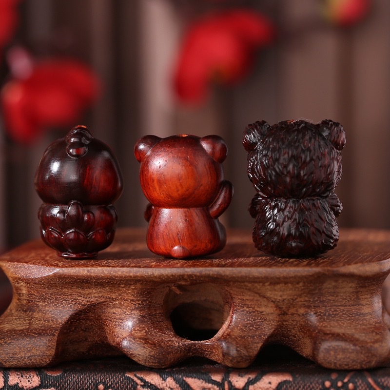 Wholesale of rosewood carved car hangers, keychains, teddy bear ornaments, accessories, bags, hanging handicrafts and gifts from the manufacturer detail image 6