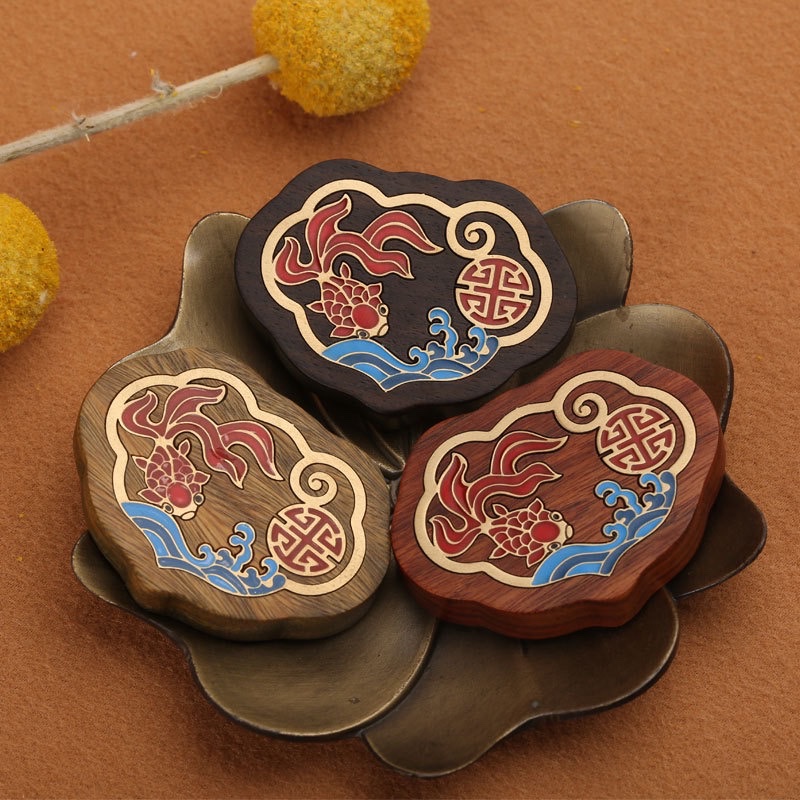 Factory wholesale of log color painting, hand-painted keychain accessories, handicrafts, gifts, accessories and DIY ornaments detail image 2