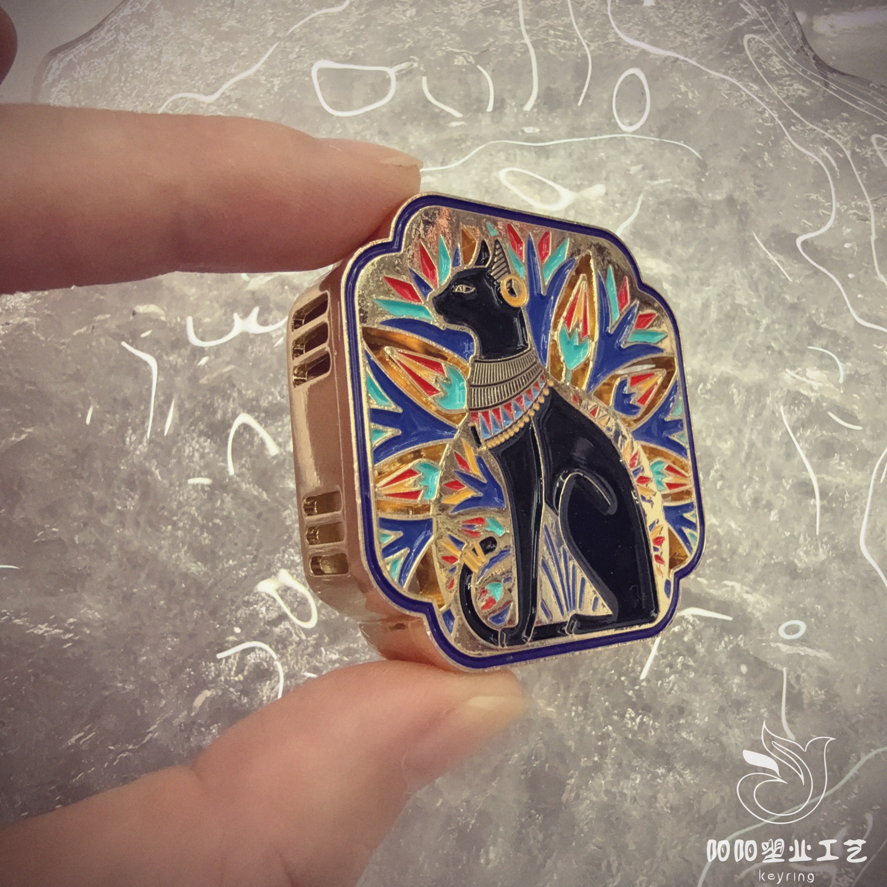 Customized metal fridge magnets for scenic area landmarks, rotating baked paint, resin, flowing sand fridge magnets, museum fridge magnets, keychains, wooden fridge magnets, children's toys Application Scenario