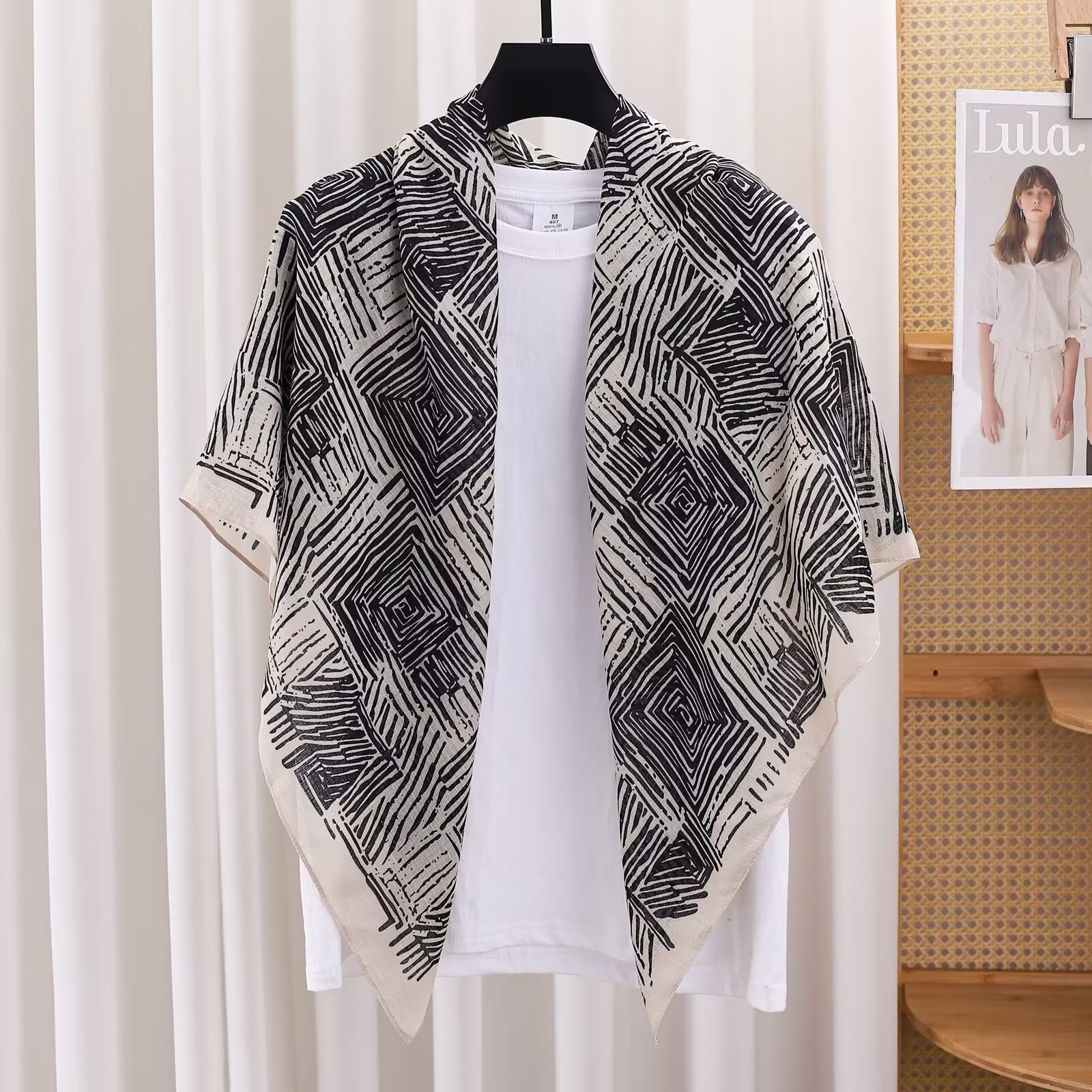 A new style of sun-protective clothing with a silk-textured silk scarf and scarf, decorated with selected fashionable fur, is a versatile choice detail image 7