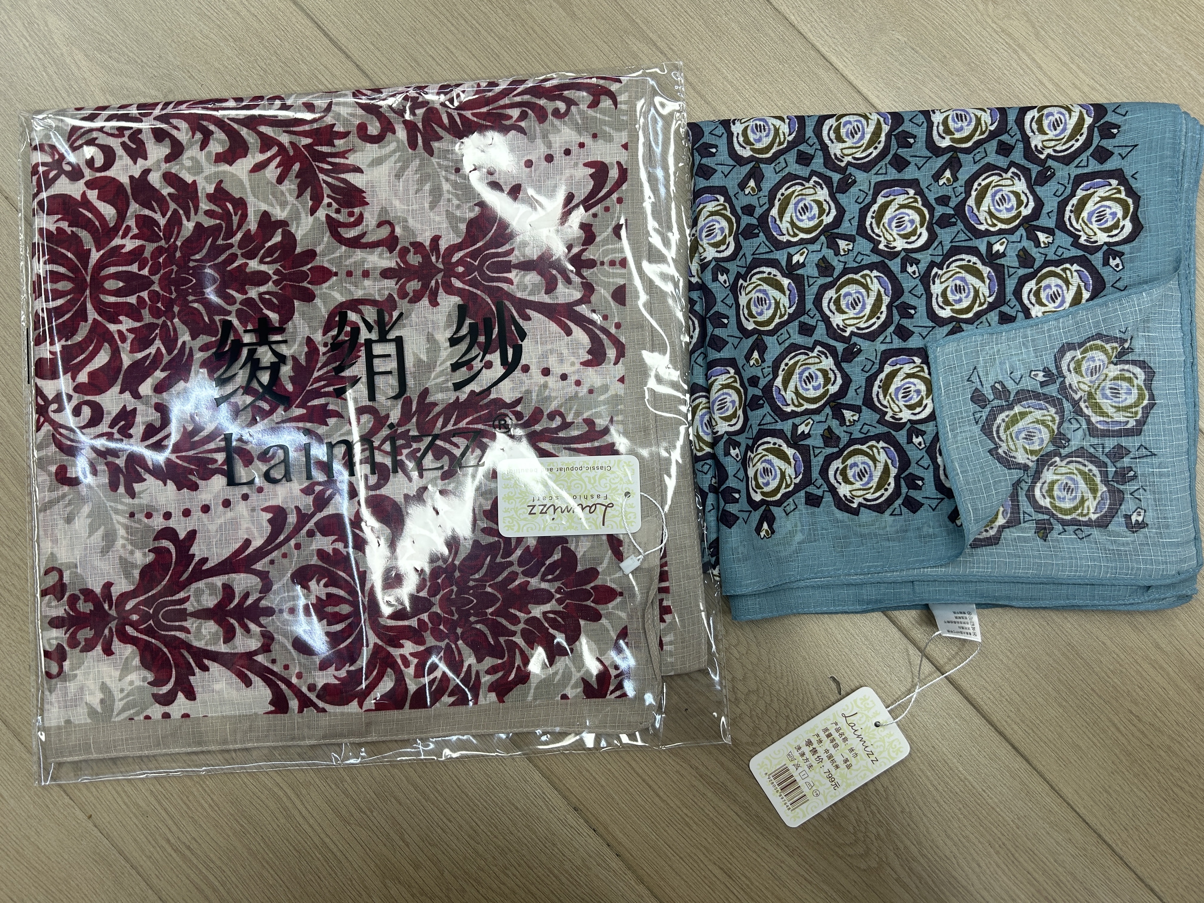 A new style of sun-protective clothing with a silk-textured silk scarf and scarf, decorated with selected fashionable fur, is a versatile choice detail image 17